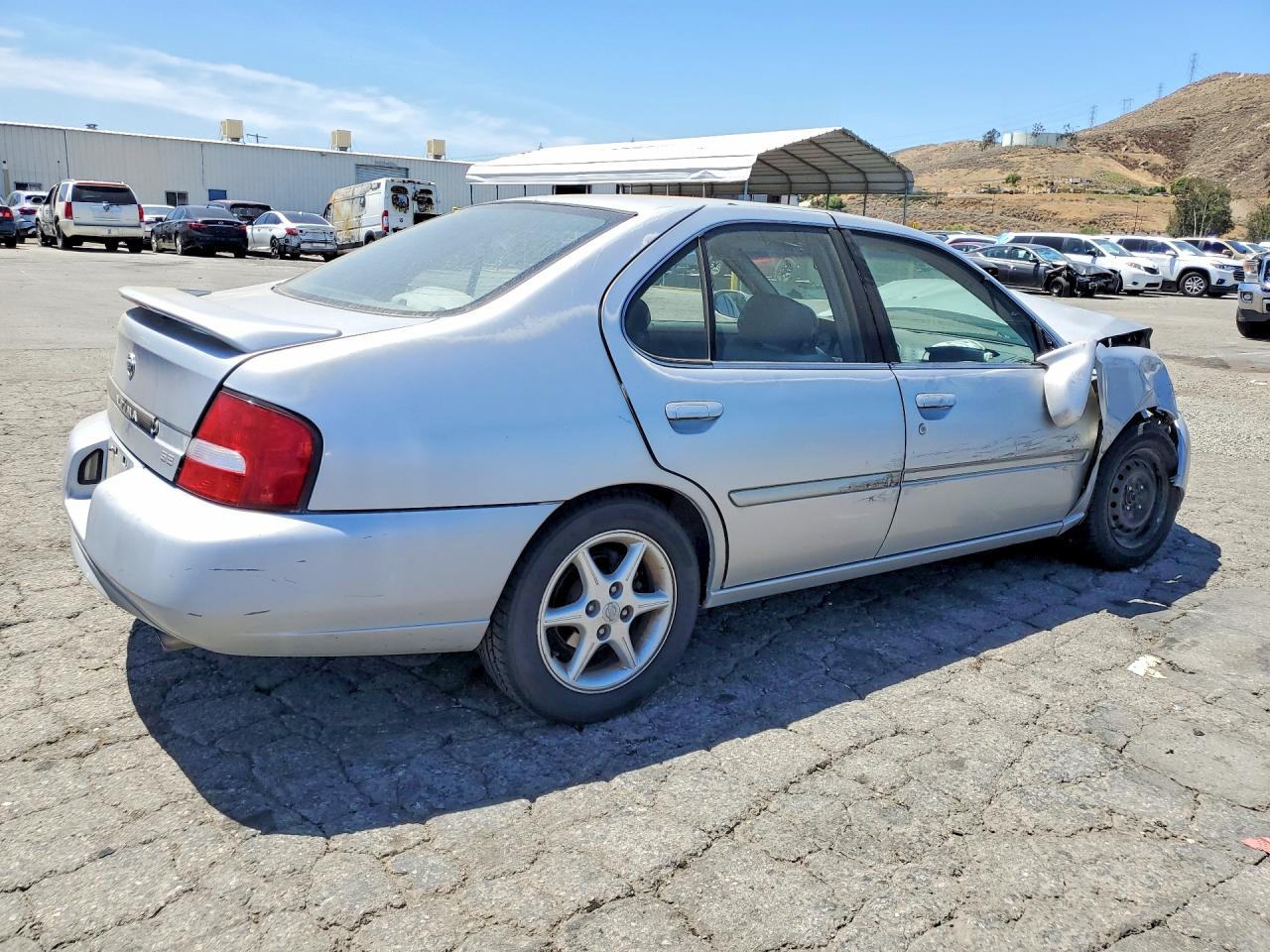 2000 Nissan Altima Xe Silver vin: 1N4DL01D2YC126922