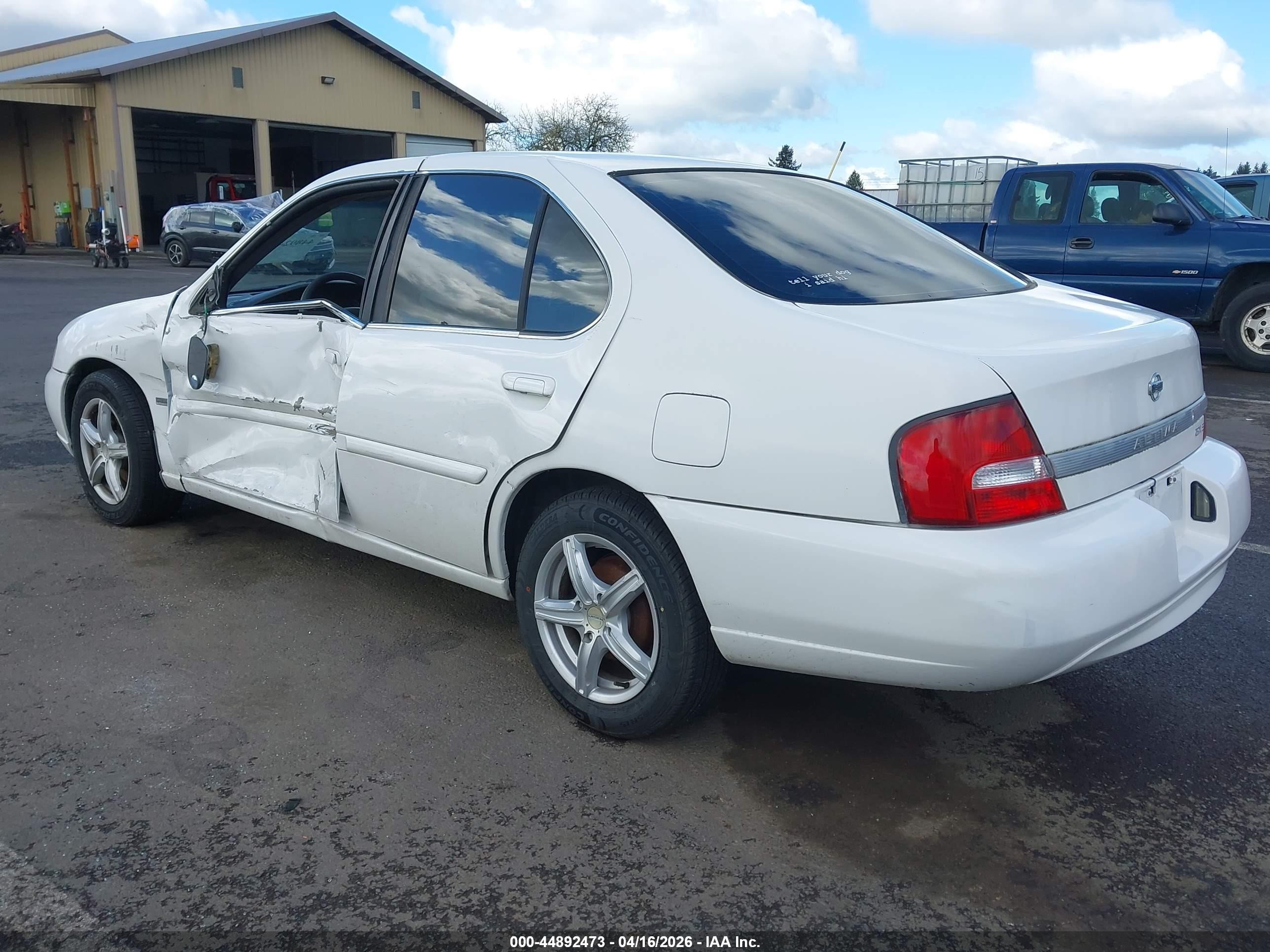 2001 Nissan Altima Gxe White vin: 1N4DL01D41C108623