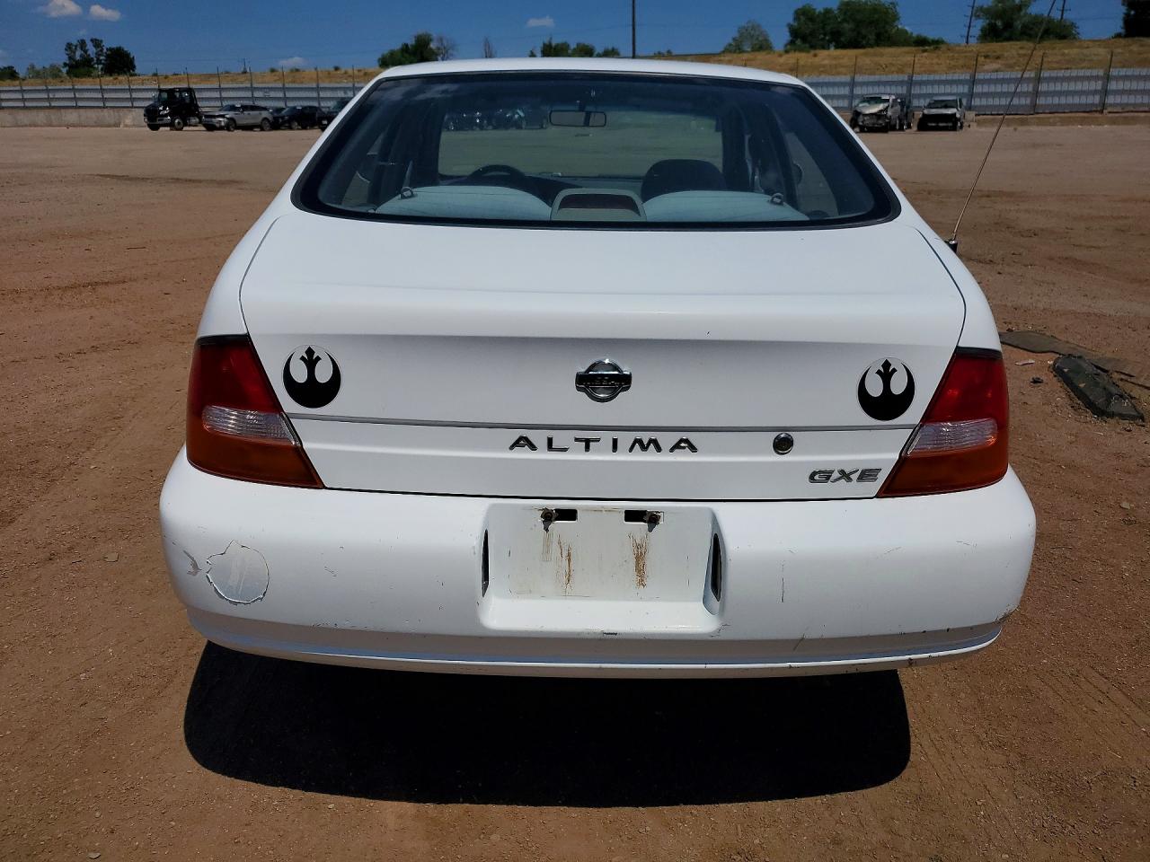 1998 Nissan Altima Xe White vin: 1N4DL01D4WC171941