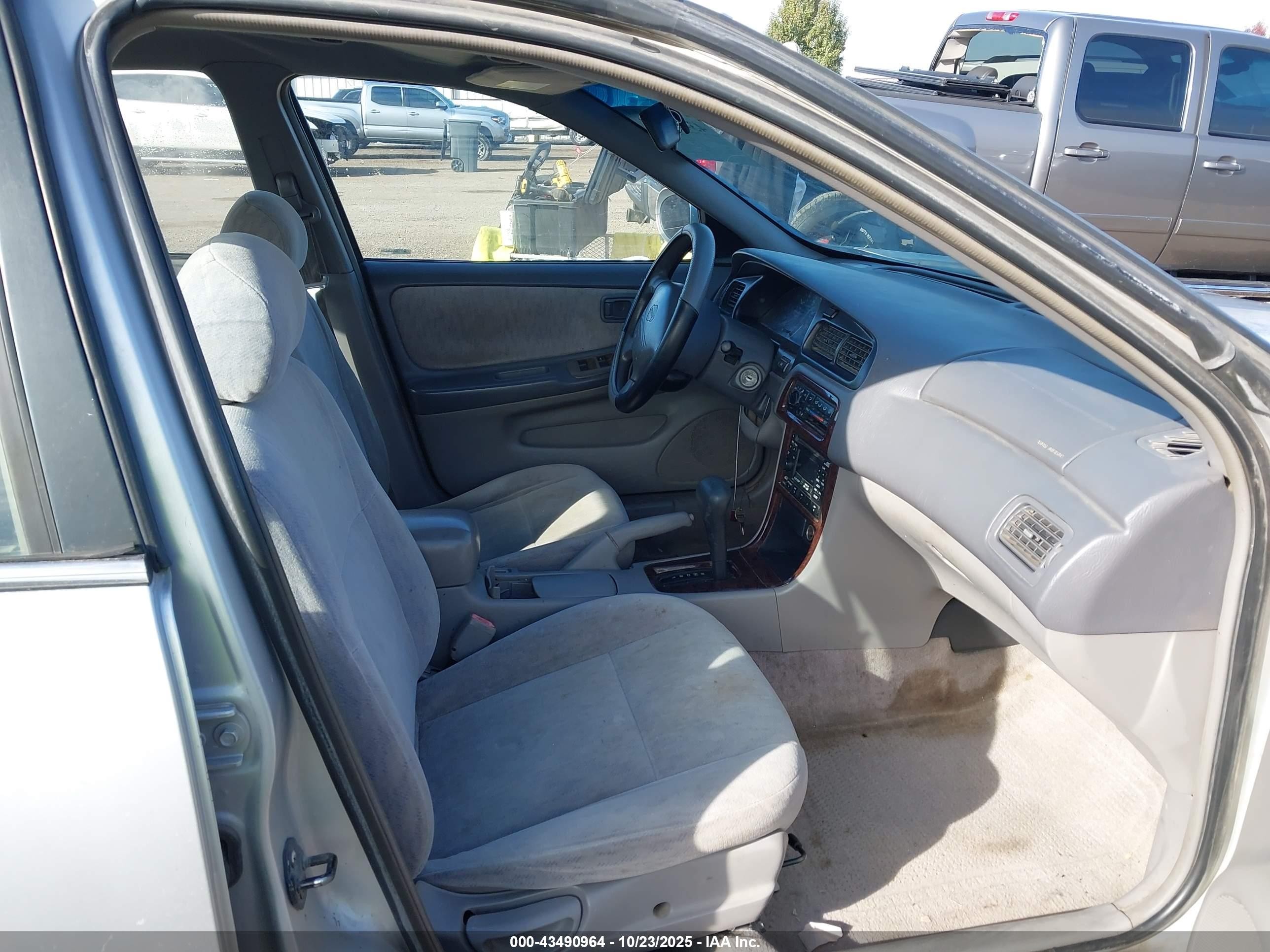 1999 Nissan Altima Gle/gxe/se/se-l/xe Silver vin: 1N4DL01D4XC126810