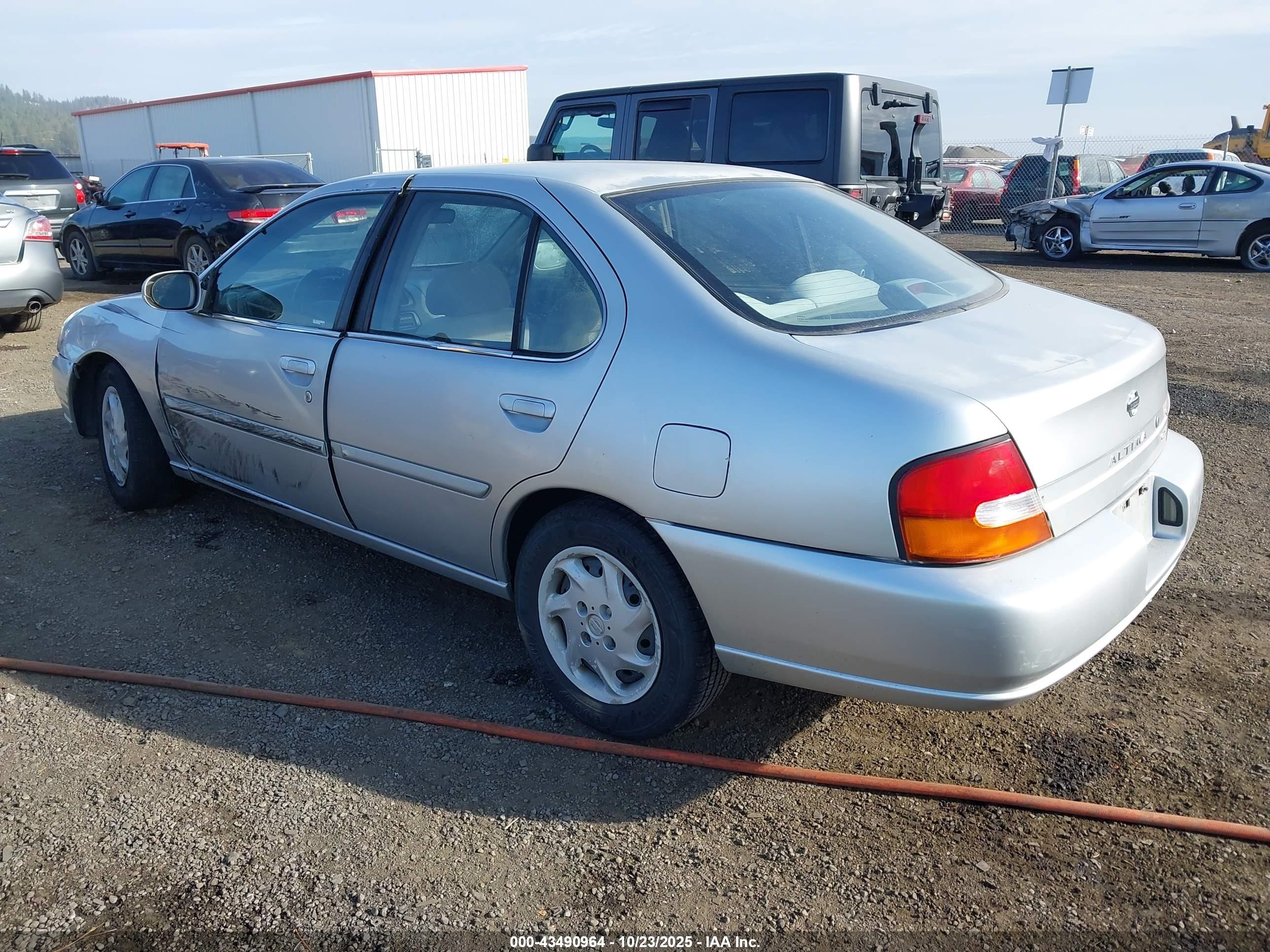 1999 Nissan Altima Gle/gxe/se/se-l/xe Silver vin: 1N4DL01D4XC126810