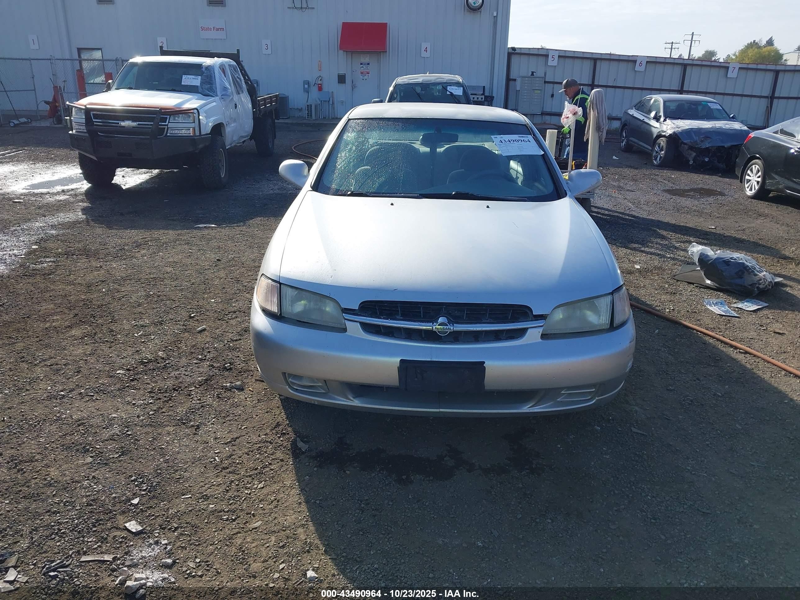 1999 Nissan Altima Gle/gxe/se/se-l/xe Silver vin: 1N4DL01D4XC126810