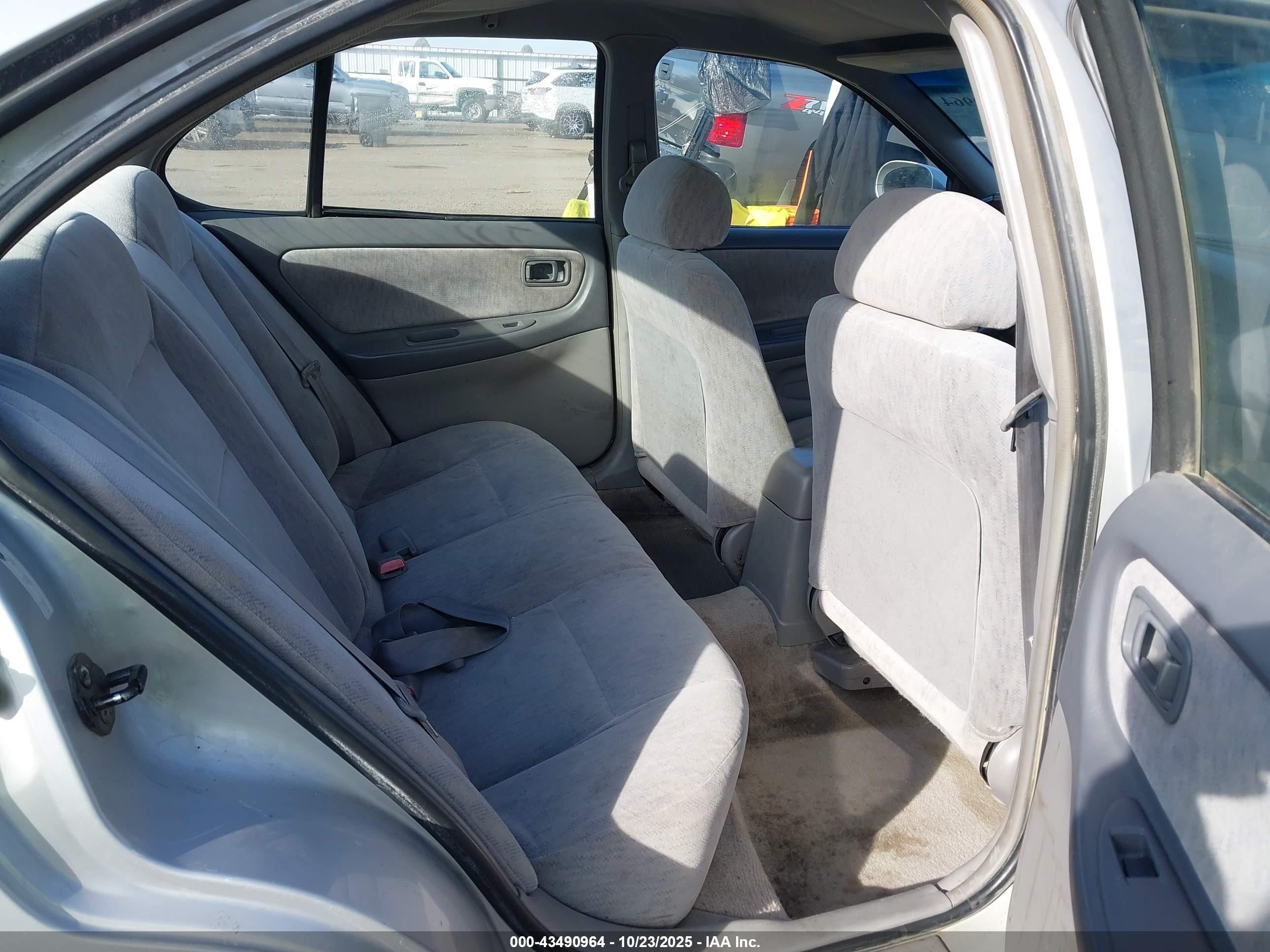 1999 Nissan Altima Gle/gxe/se/se-l/xe Silver vin: 1N4DL01D4XC126810