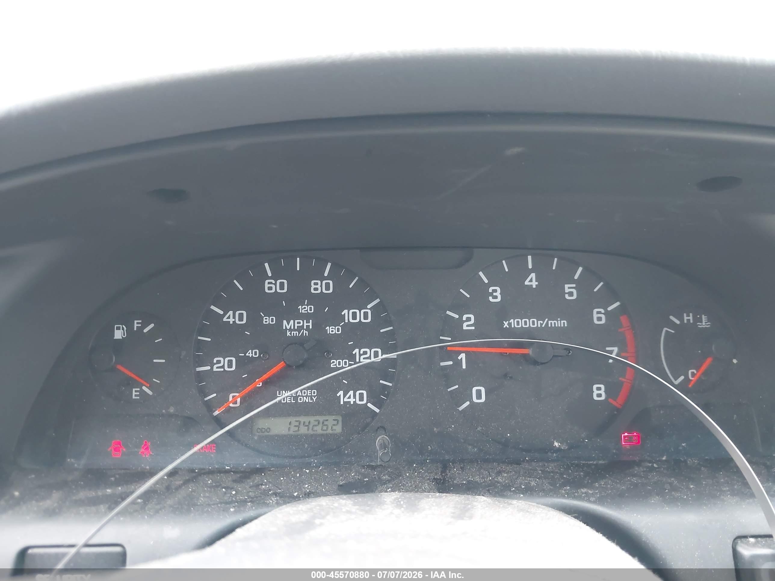 2001 Nissan Altima Gxe Золотой vin: 1N4DL01D51C103043