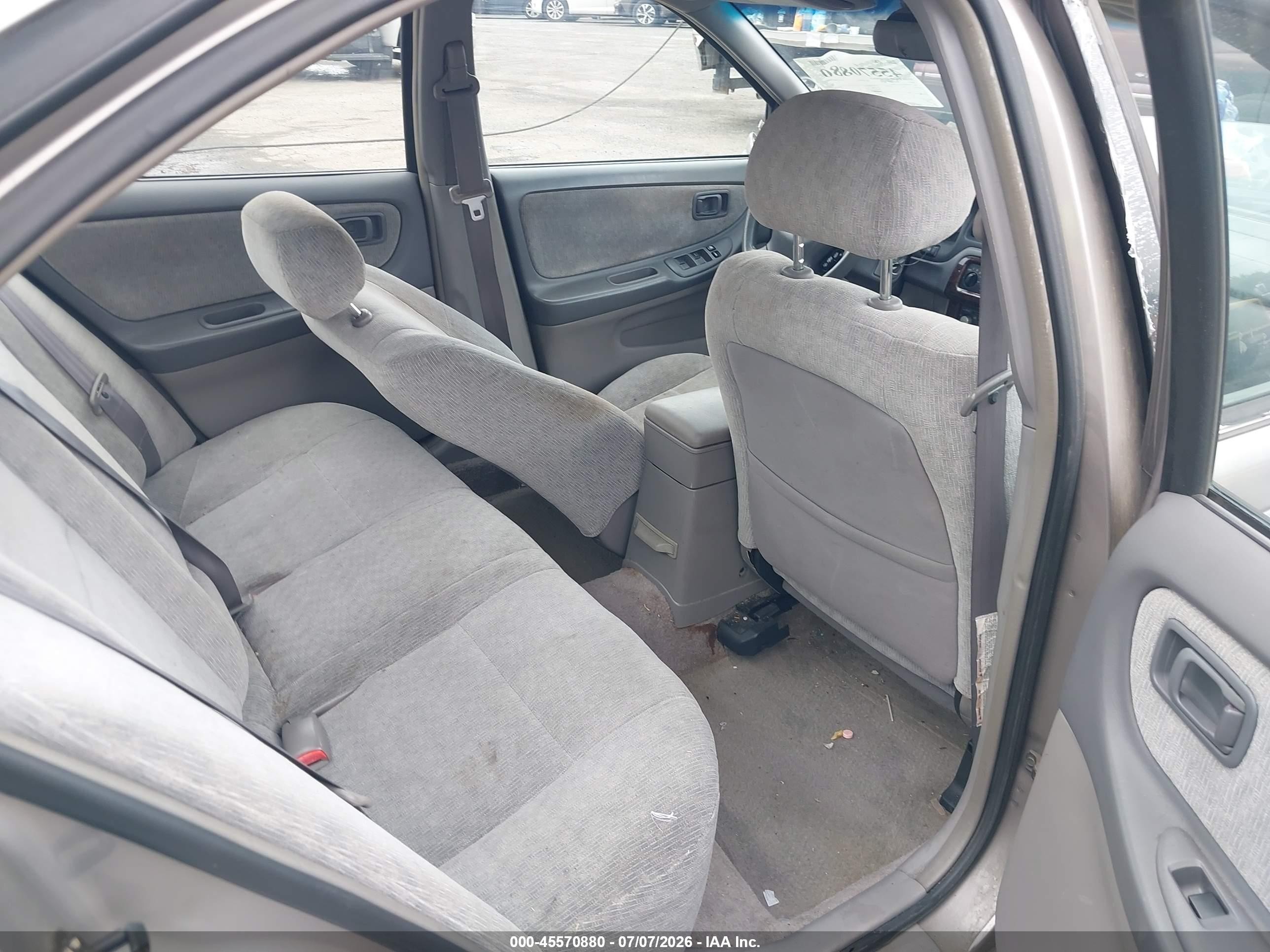 2001 Nissan Altima Gxe Золотой vin: 1N4DL01D51C103043