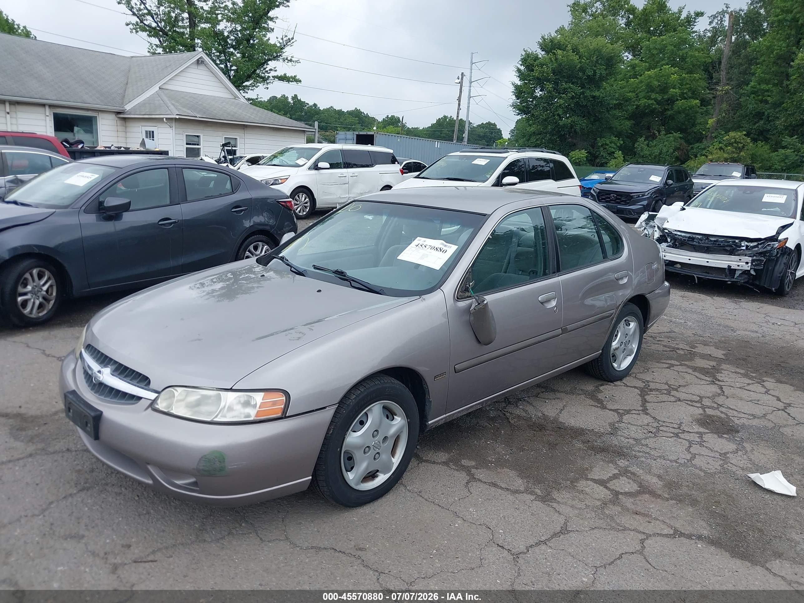2001 Nissan Altima Gxe Золотой vin: 1N4DL01D51C103043