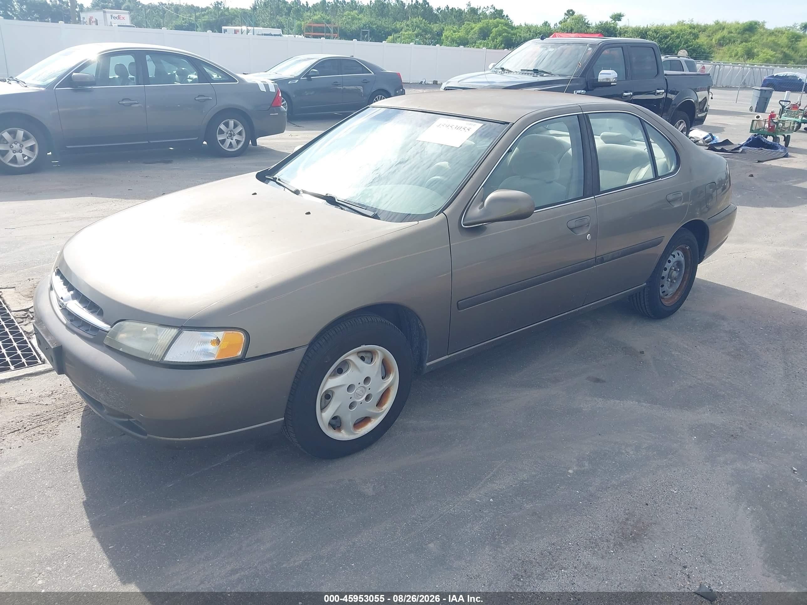 1999 Nissan Altima Gle/gxe/se/se-l/xe Gold vin: 1N4DL01D5XC112480