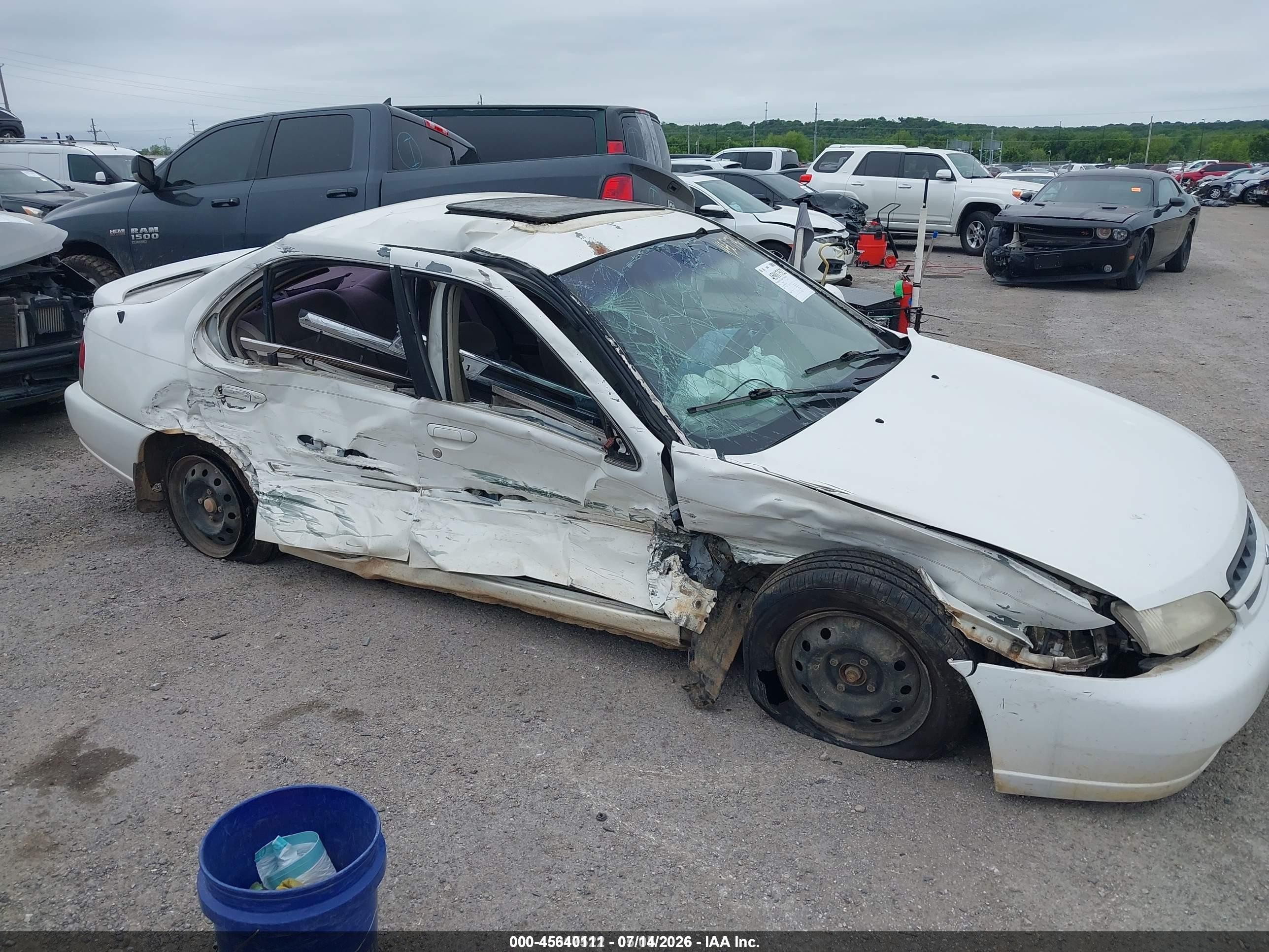 1999 Nissan Altima Gle/gxe/se/se-l/xe White vin: 1N4DL01D5XC246843