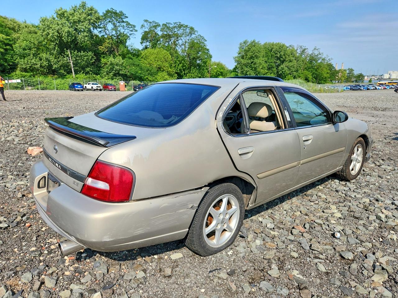 2000 Nissan Altima Tan vin: 1N4DL01D5YC218557