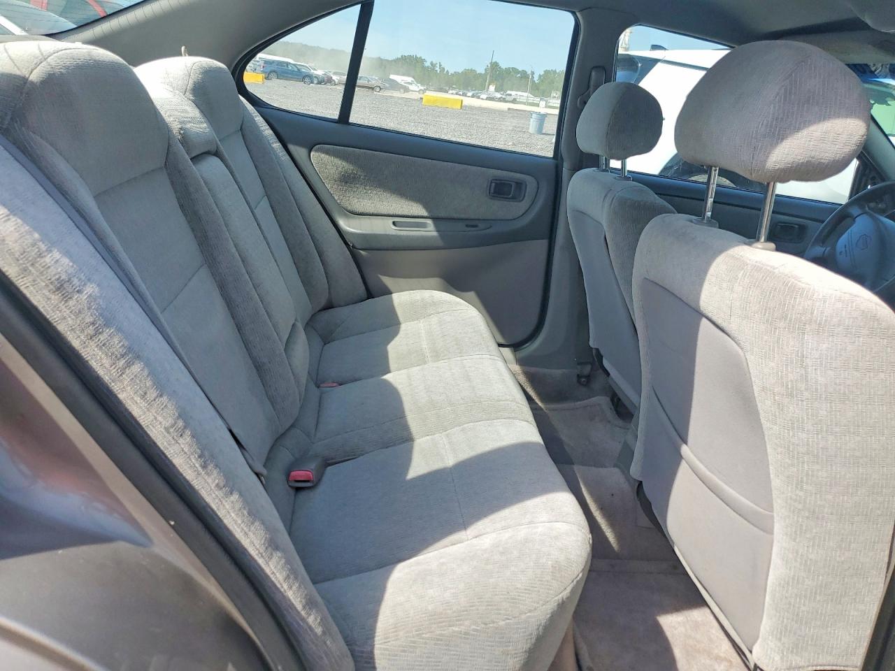 2001 Nissan Altima Xe Gray vin: 1N4DL01D61C142871