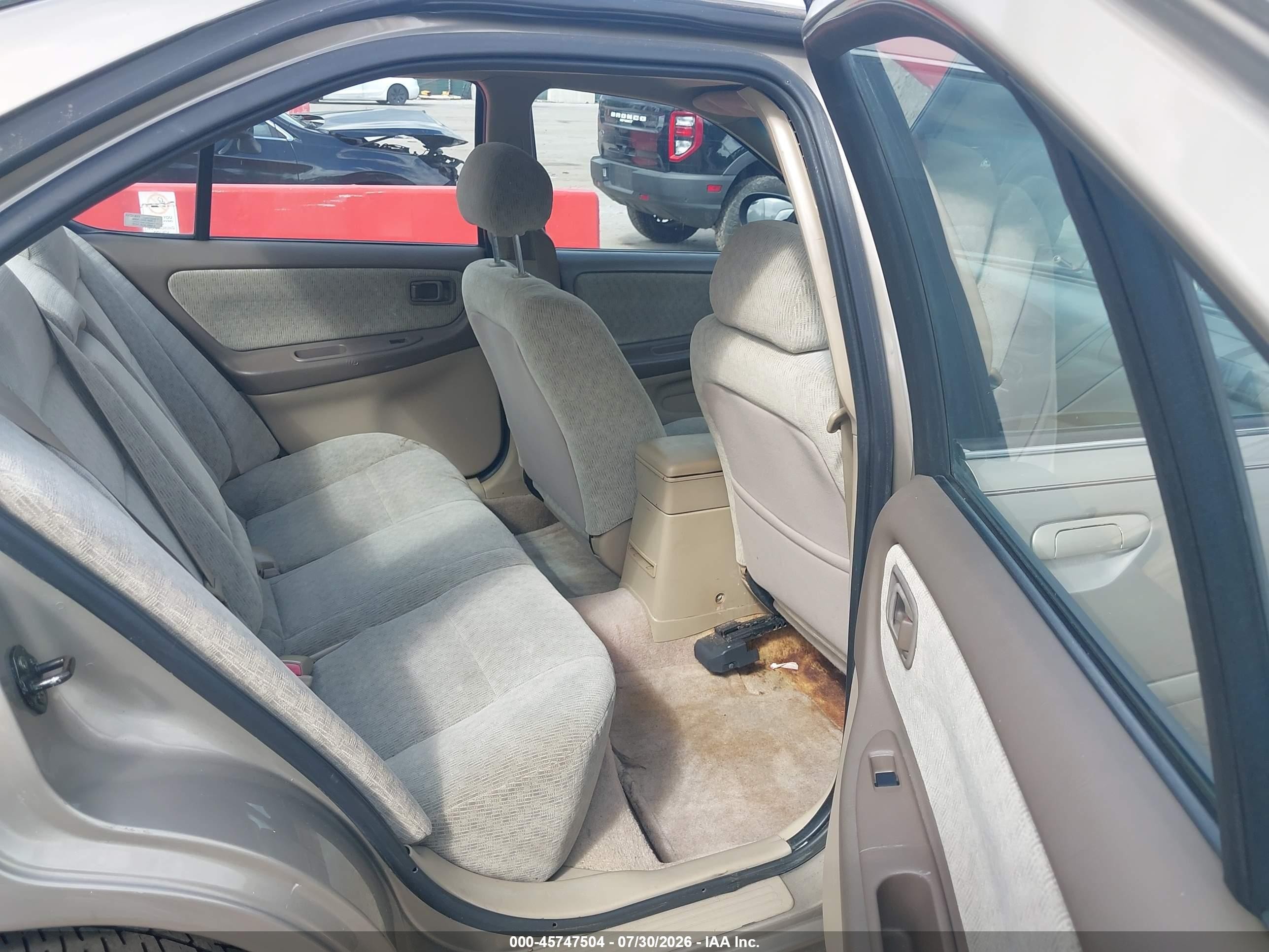2001 Nissan Altima Gxe Gold vin: 1N4DL01D61C172999