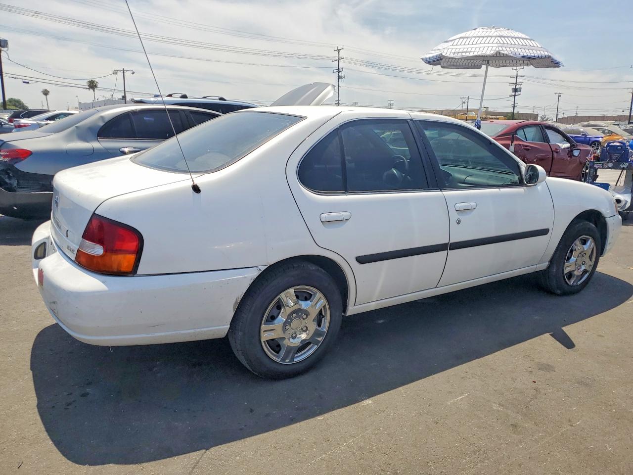 1998 Nissan Altima Xe White vin: 1N4DL01D6WC174520