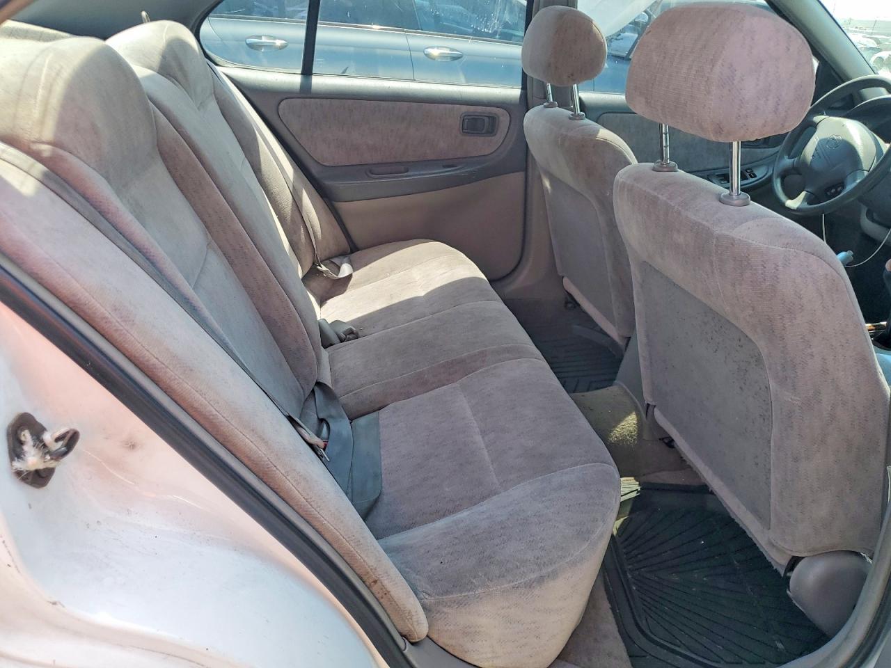 1998 Nissan Altima Xe White vin: 1N4DL01D6WC174520