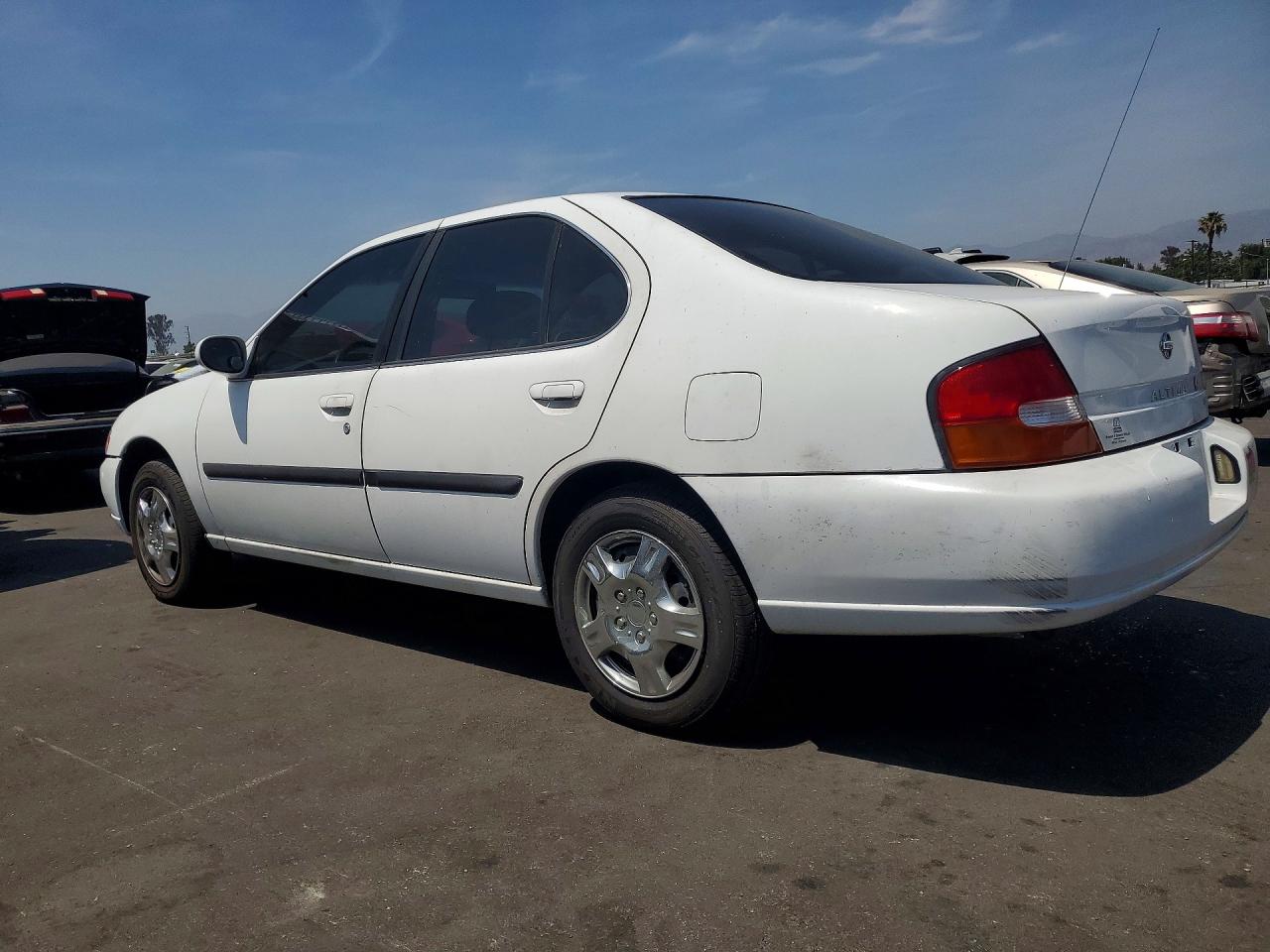 1998 Nissan Altima Xe White vin: 1N4DL01D6WC174520