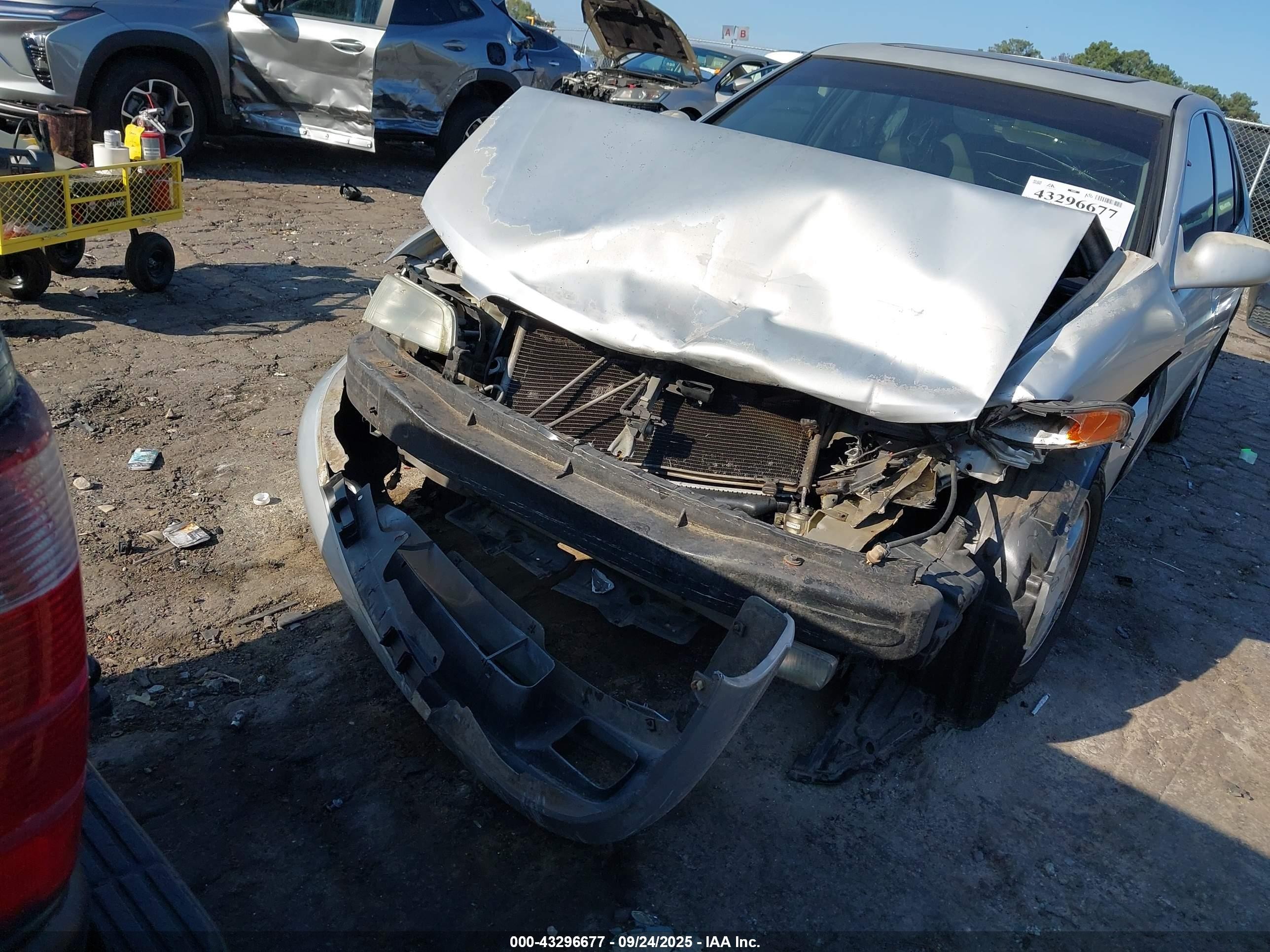 1999 Nissan Altima Gle/gxe/se/se-l/xe Silver vin: 1N4DL01D6XC122466
