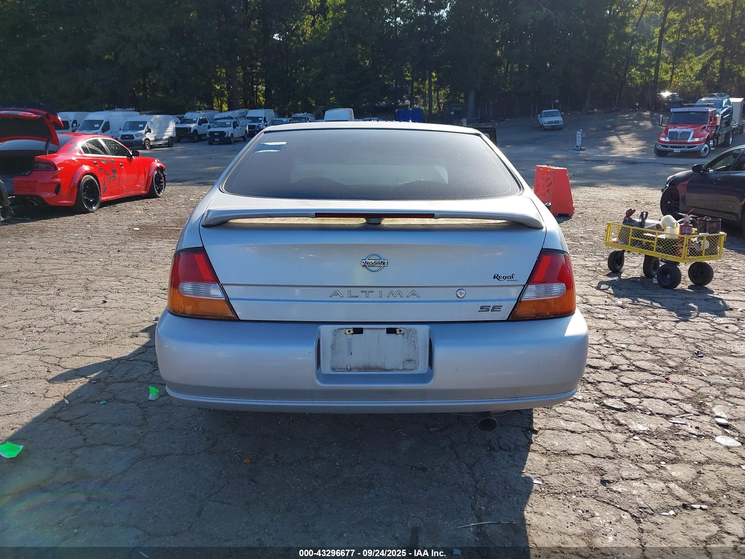 1999 Nissan Altima Gle/gxe/se/se-l/xe Silver vin: 1N4DL01D6XC122466