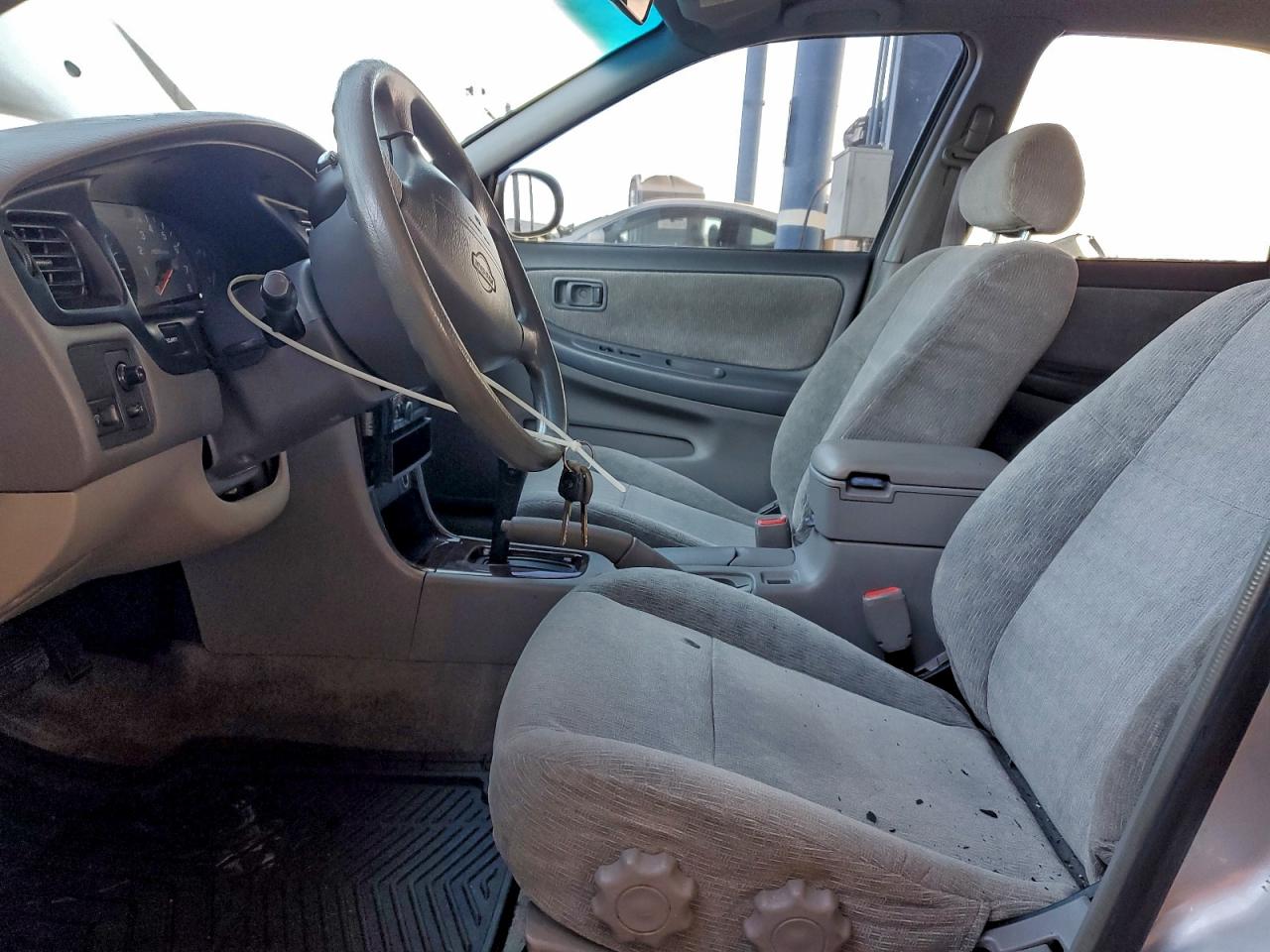 2000 Nissan Altima Xe Silver vin: 1N4DL01D6YC150589