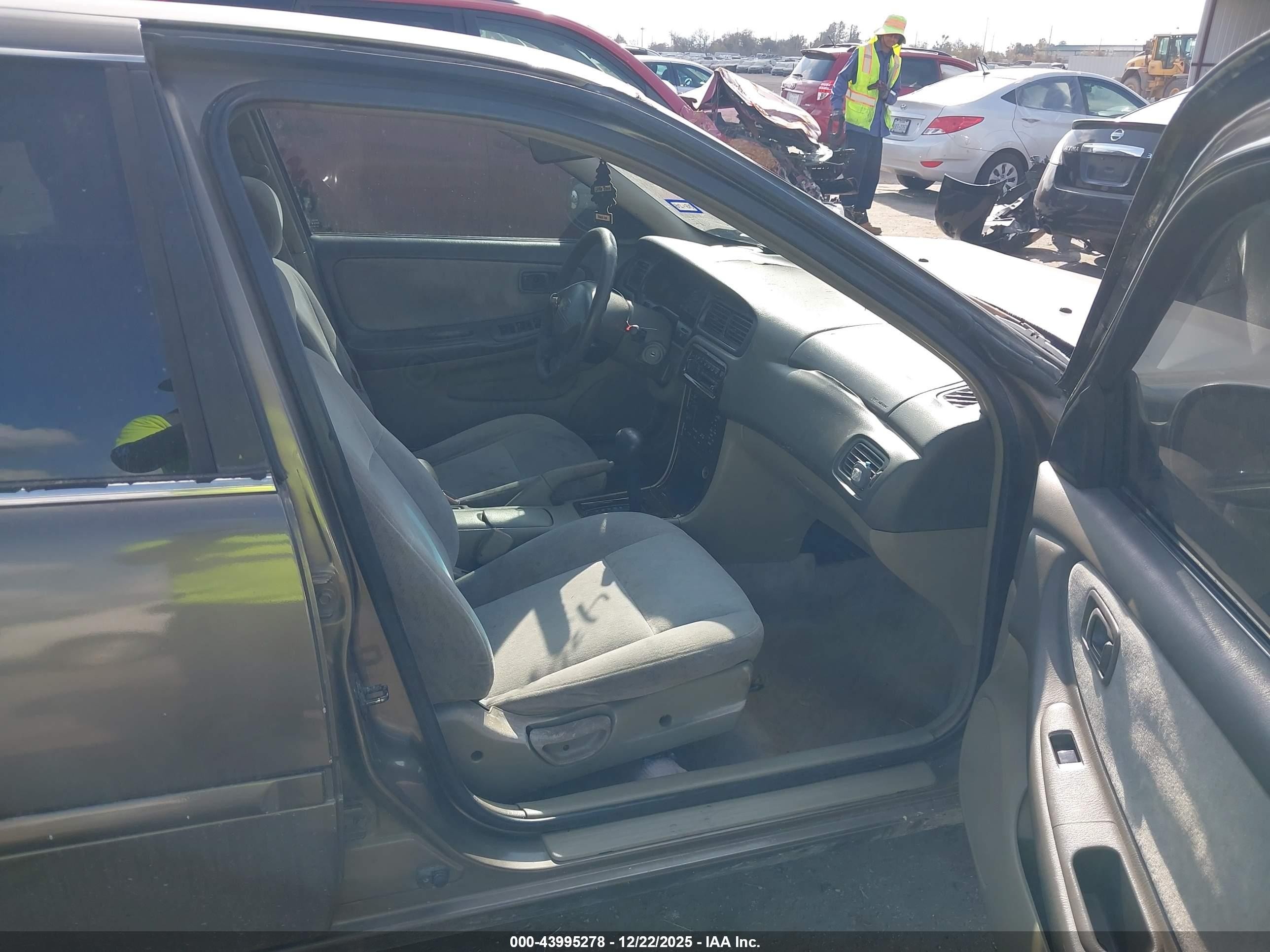 1999 Nissan Altima Gle/gxe/se/se-l/xe Gray vin: 1N4DL01D7XC163480