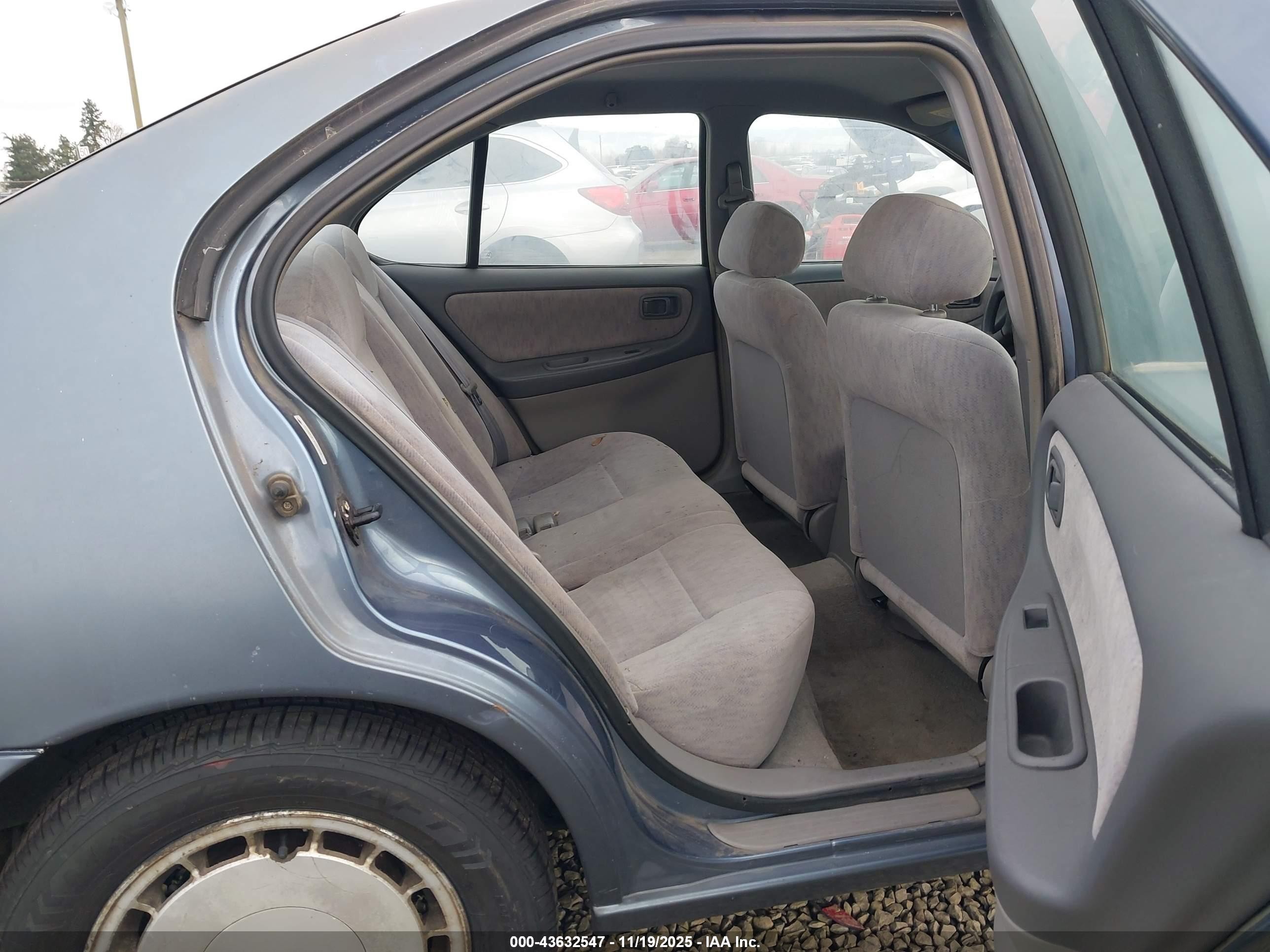1999 Nissan Altima Gle/gxe/se/se-l/xe Blue vin: 1N4DL01D7XC248190