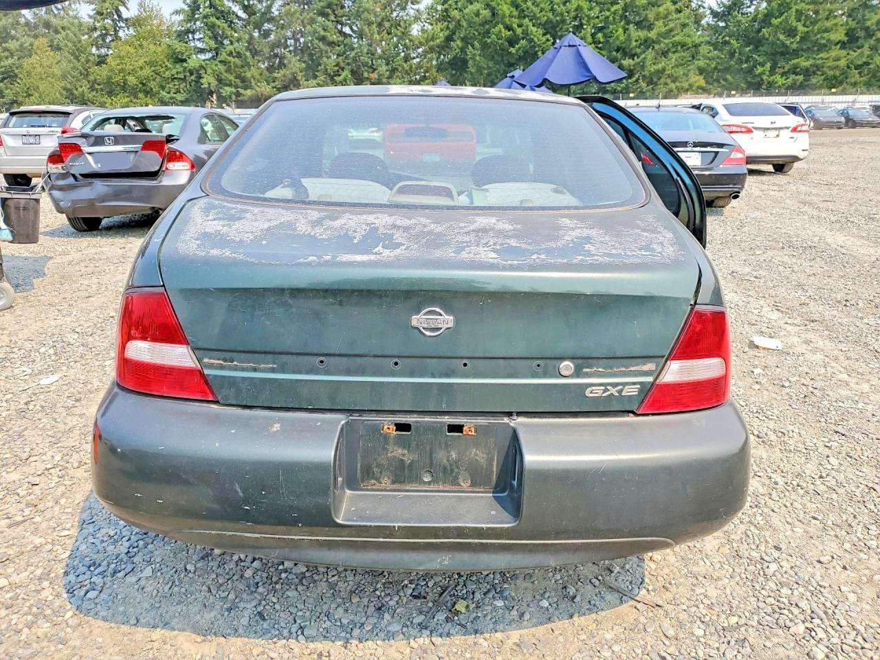 2000 Nissan Altima Xe Green vin: 1N4DL01D7YC247669