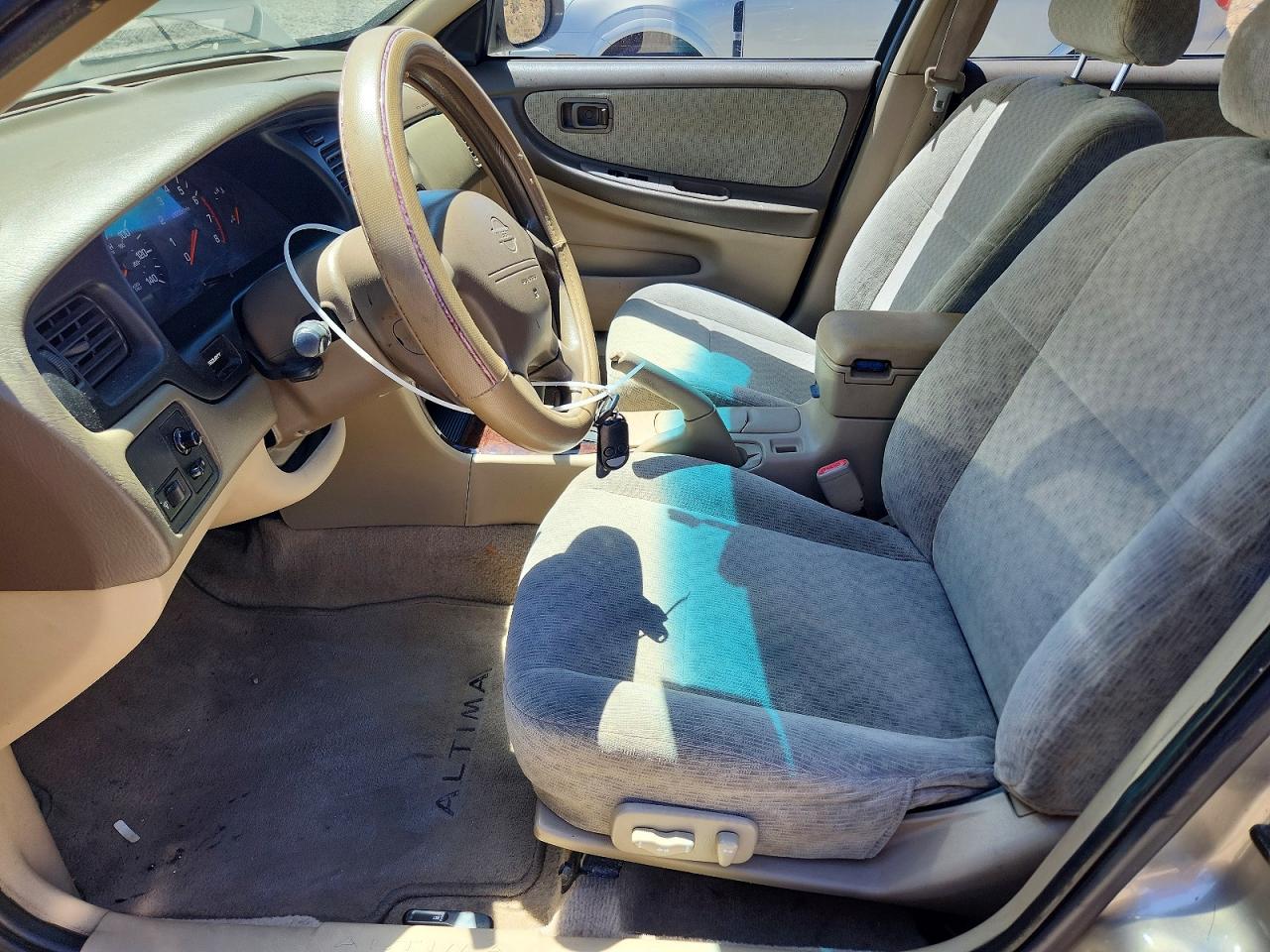 2001 Nissan Altima Xe Gold vin: 1N4DL01D81C121293
