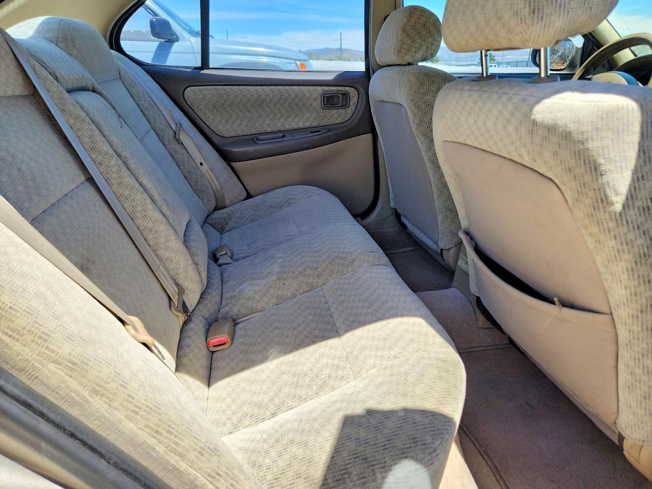 2001 Nissan Altima Xe Gold vin: 1N4DL01D81C121293