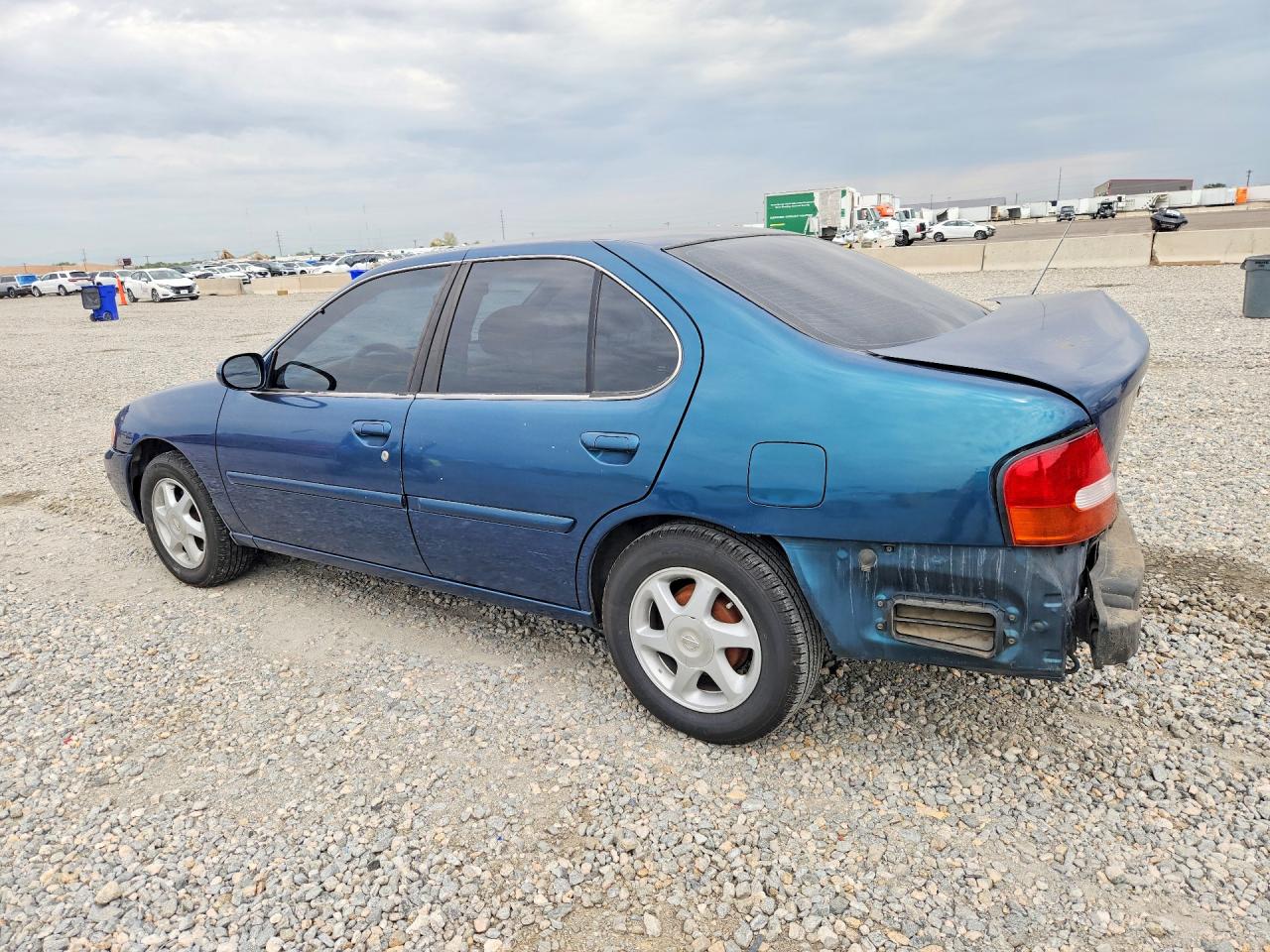 1998 Nissan Altima Xe Teal vin: 1N4DL01D8WC165124