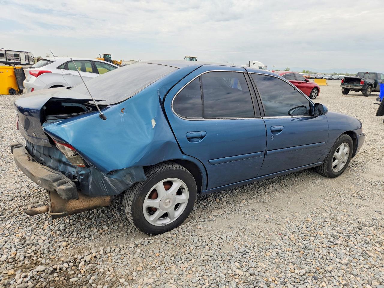 1998 Nissan Altima Xe Teal vin: 1N4DL01D8WC165124