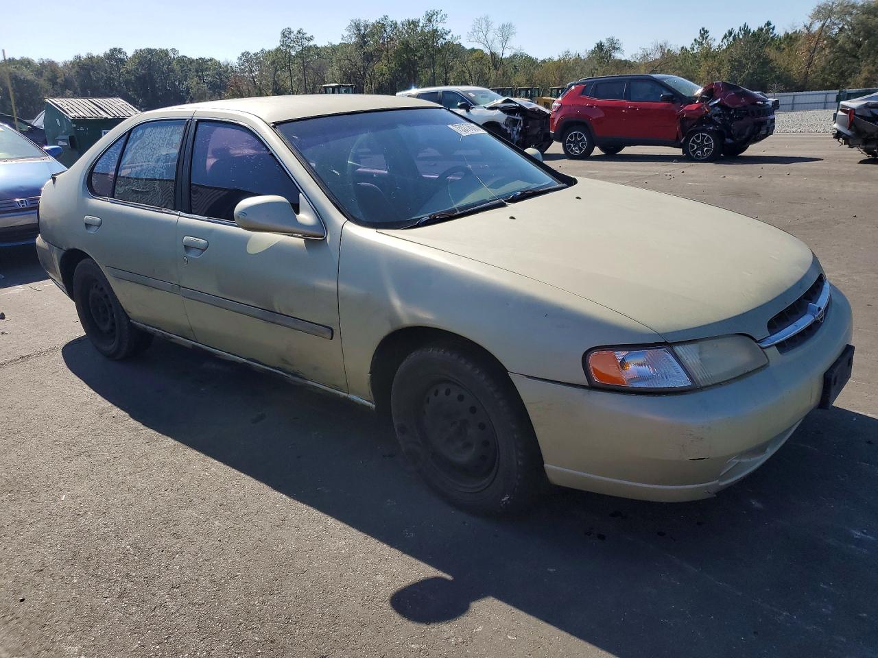 1999 Nissan Altima Xe Gold vin: 1N4DL01D8XC150480