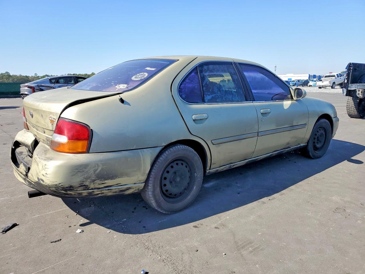1999 Nissan Altima Xe Gold vin: 1N4DL01D8XC150480