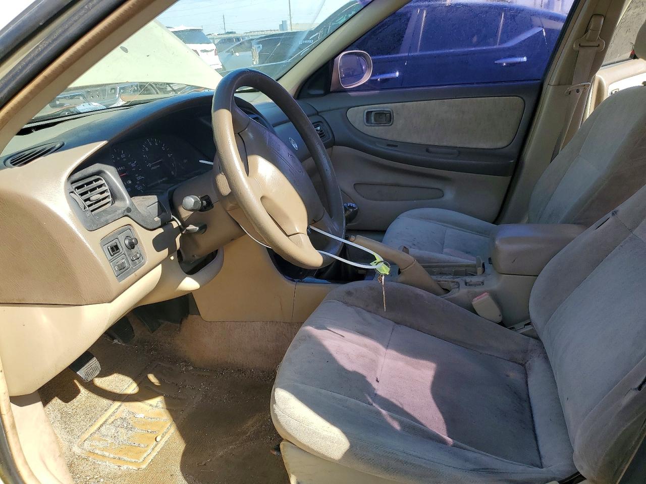 1999 Nissan Altima Xe Gold vin: 1N4DL01D8XC150480