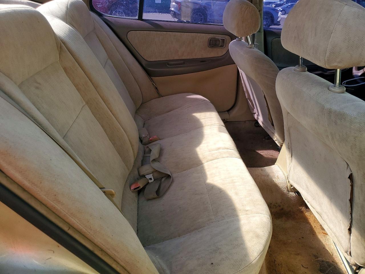 1999 Nissan Altima Xe Gold vin: 1N4DL01D8XC150480