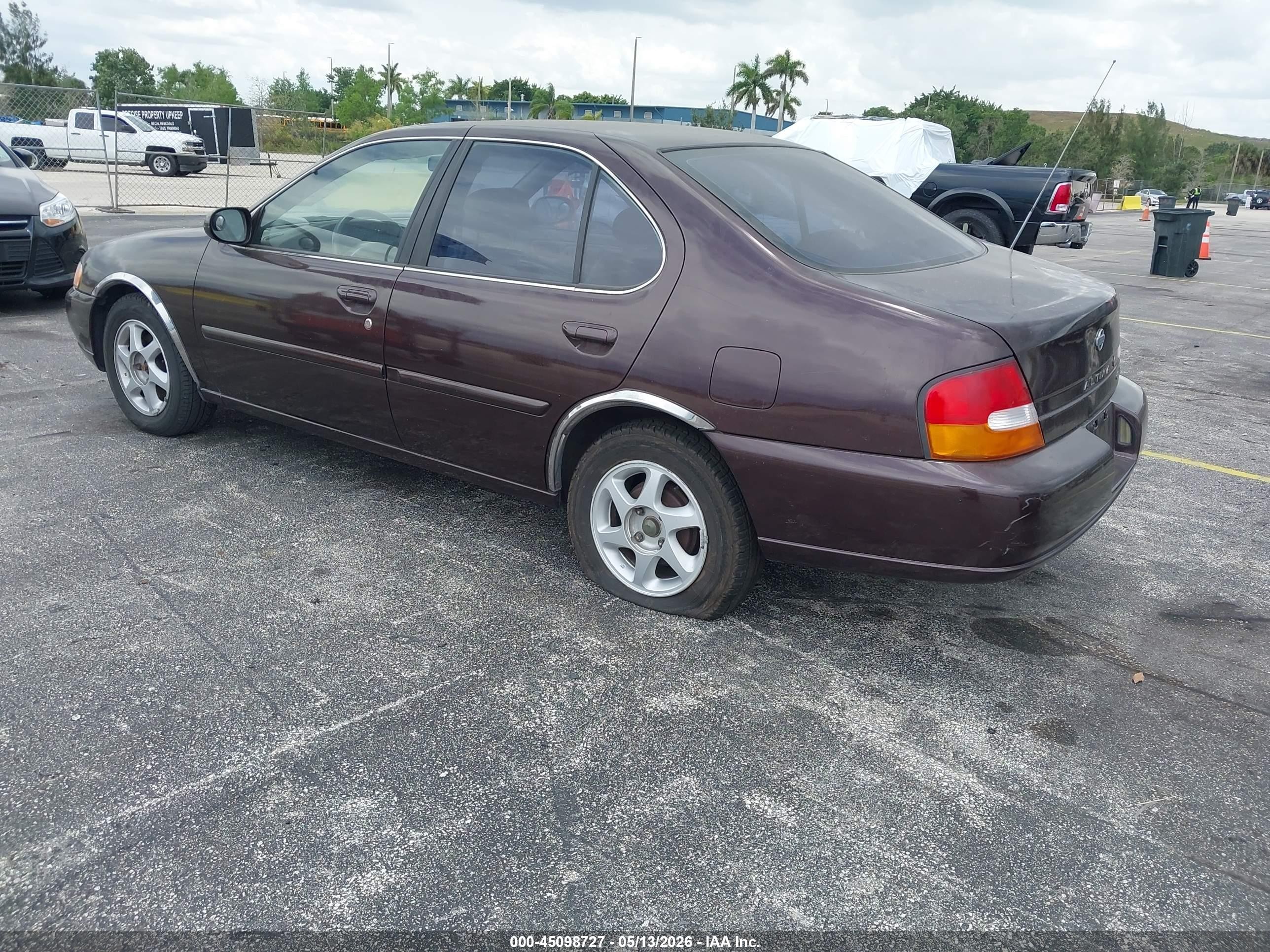 1998 Nissan Altima Gle/gxe/se/xe Burgundy vin: 1N4DL01D9WC262638