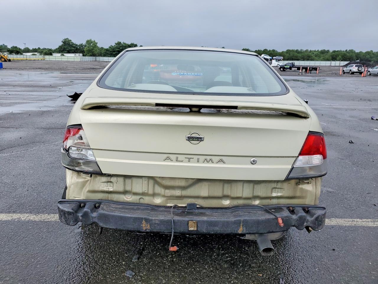 1999 Nissan Altima Xe Gold vin: 1N4DL01D9XC257988