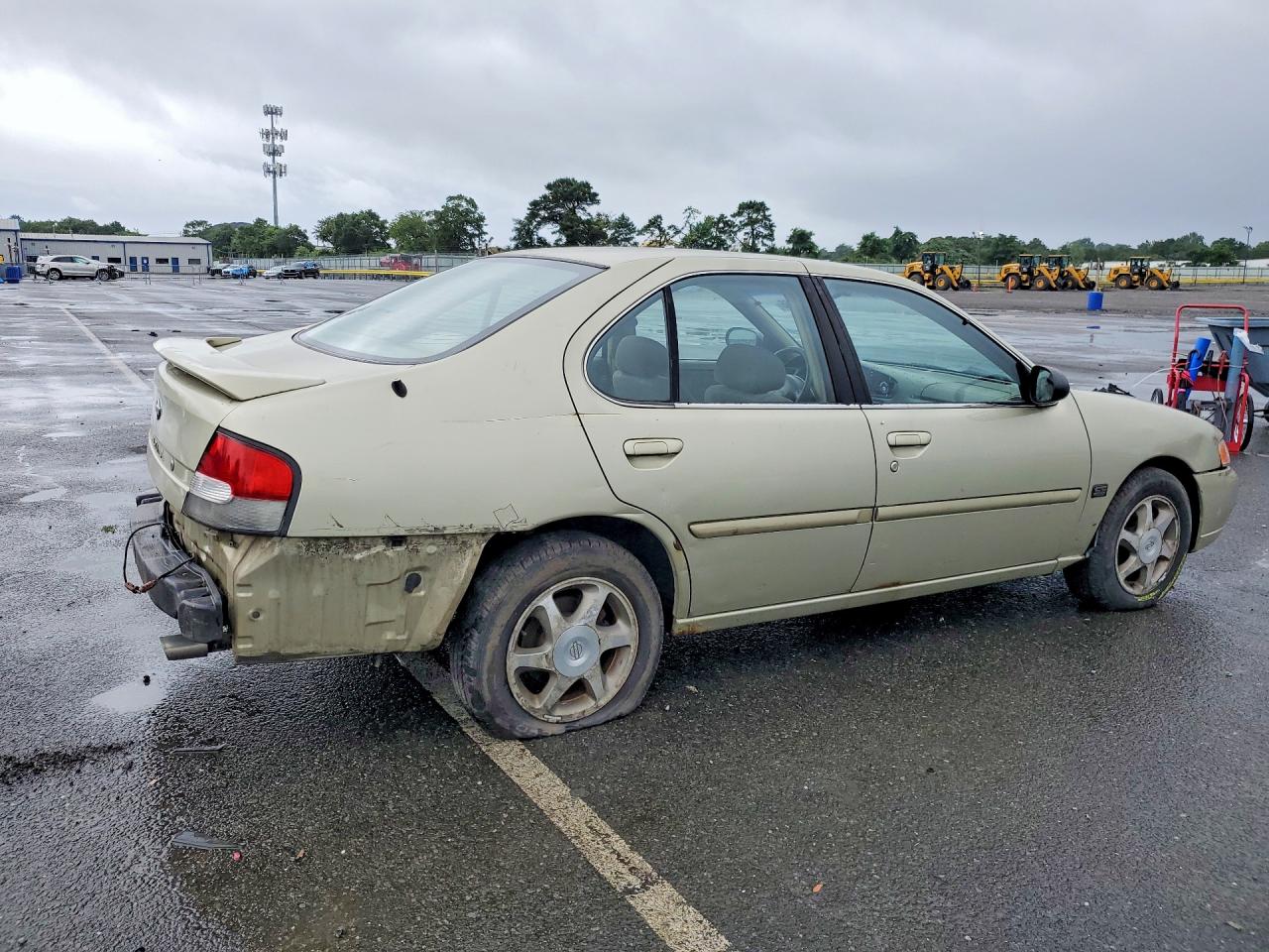 1999 Nissan Altima Xe Gold vin: 1N4DL01D9XC257988