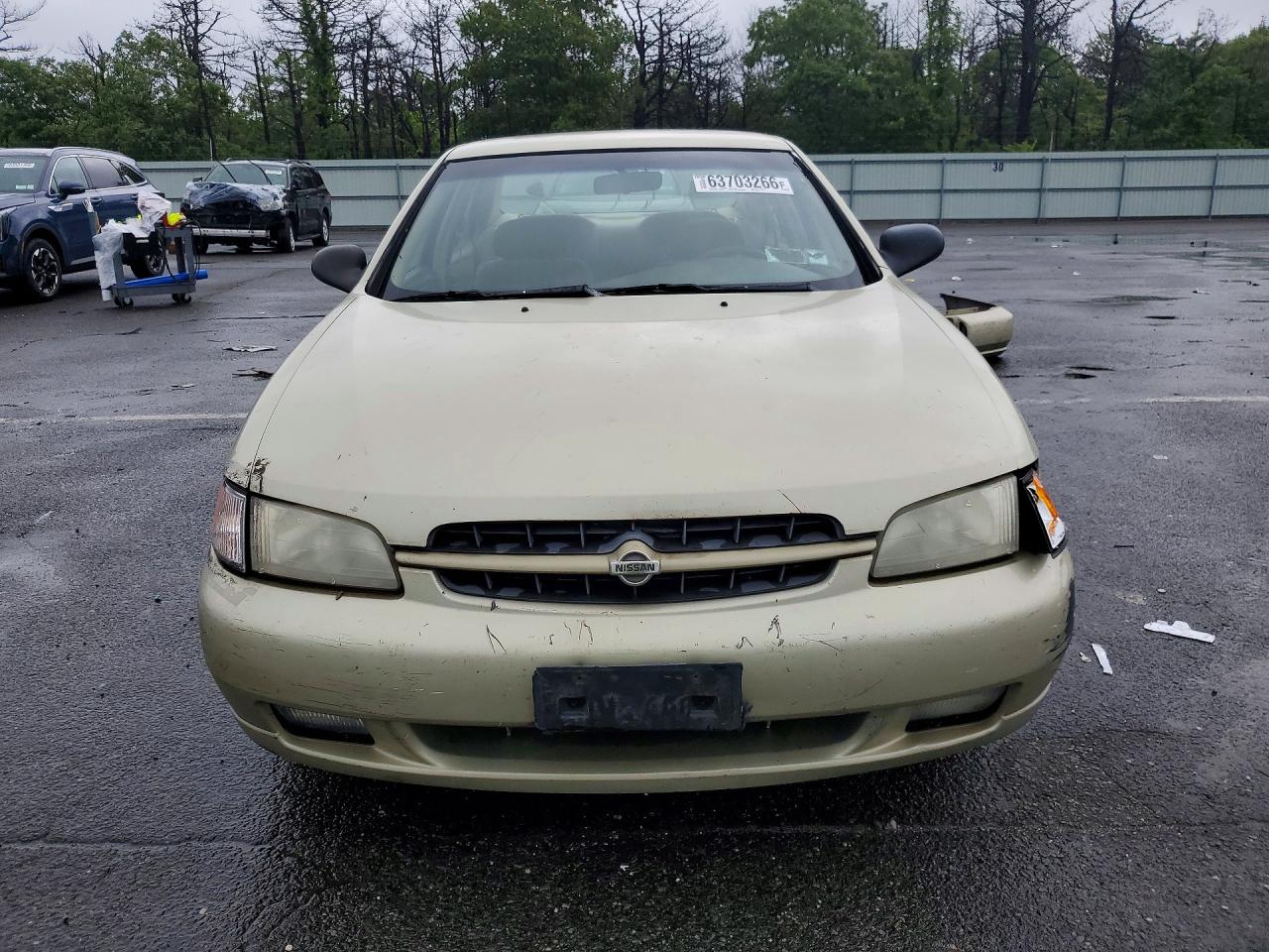 1999 Nissan Altima Xe Gold vin: 1N4DL01D9XC257988