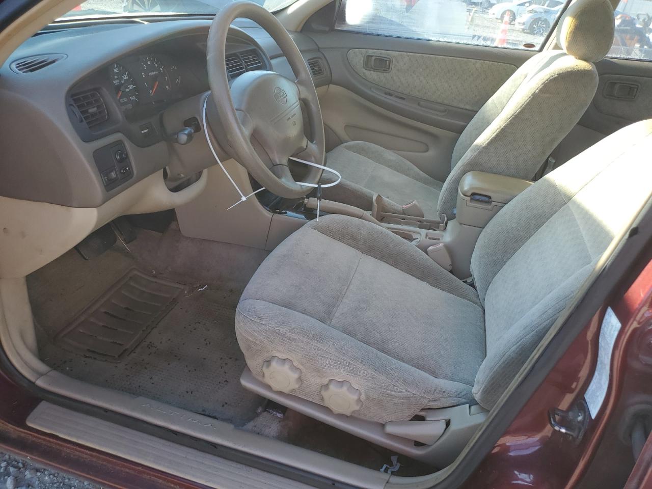 2000 Nissan Altima Xe Maroon vin: 1N4DL01D9YC217671