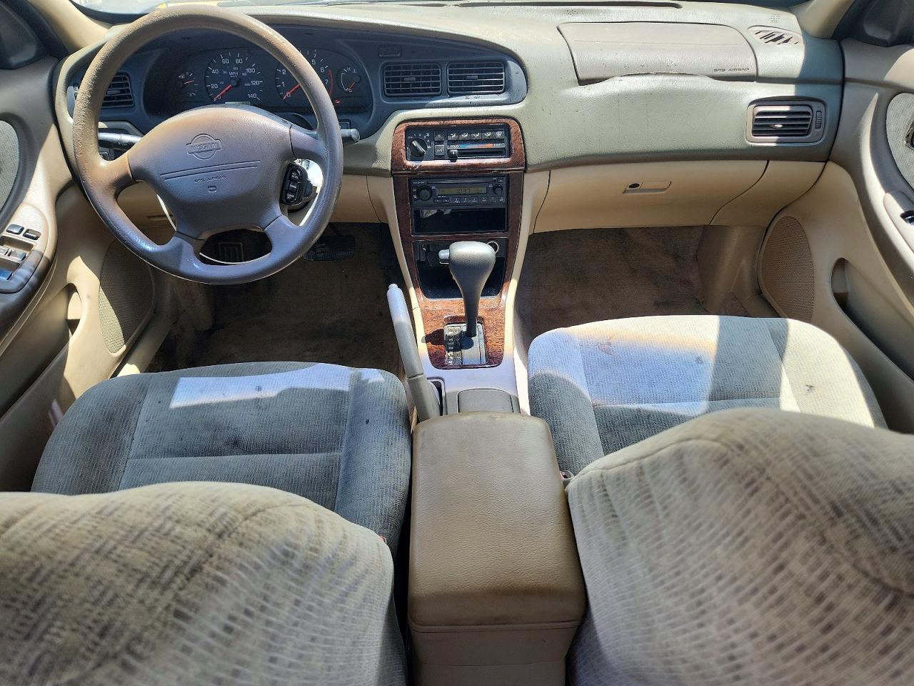 2001 Nissan Altima Xe Tan vin: 1N4DL01DX1C131467
