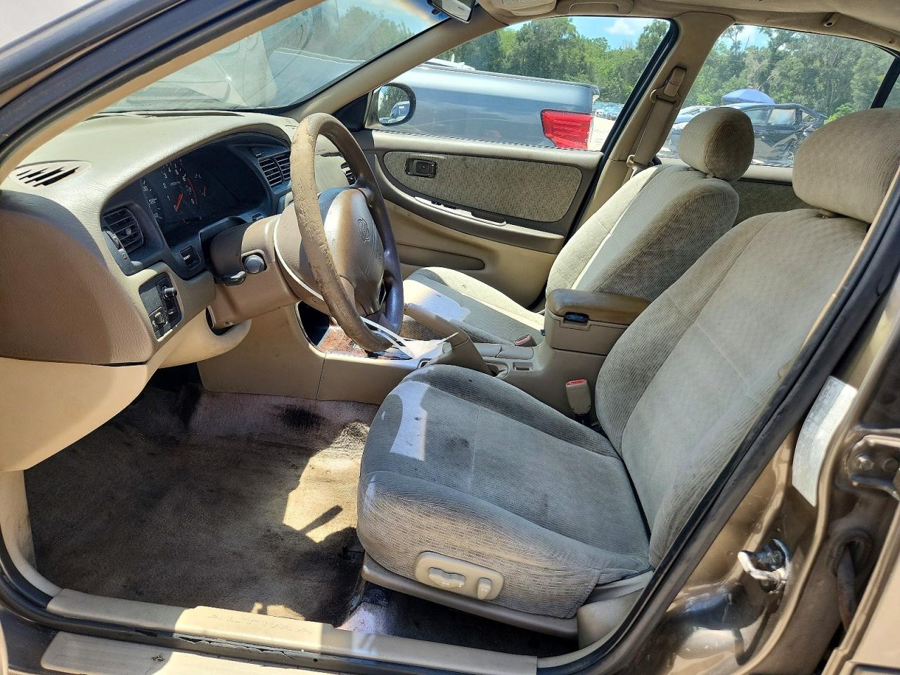 2001 Nissan Altima Xe Tan vin: 1N4DL01DX1C131467