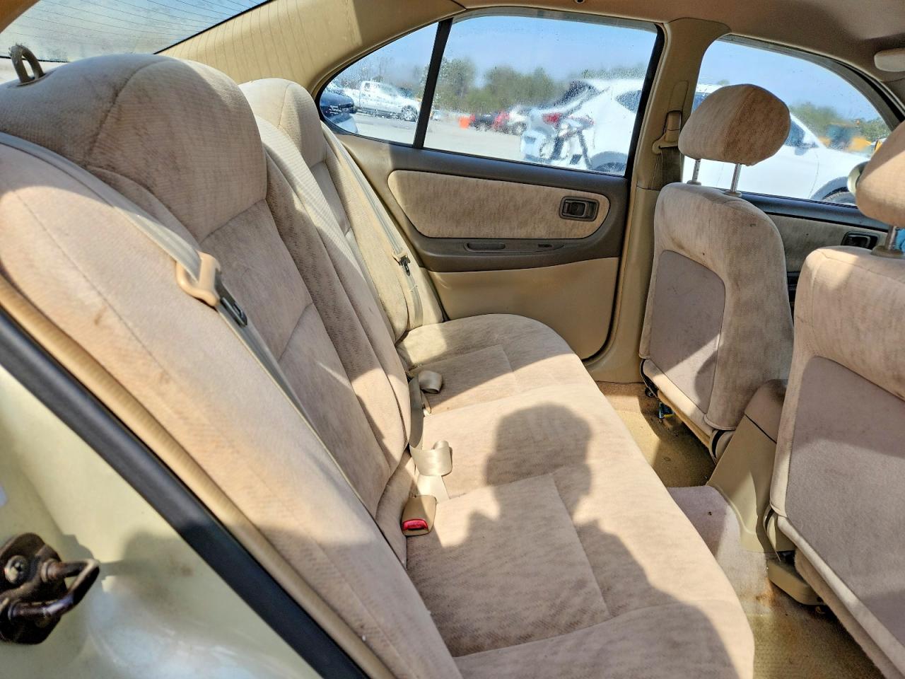 1999 Nissan Altima Xe Кремовый vin: 1N4DL01DXXC240570