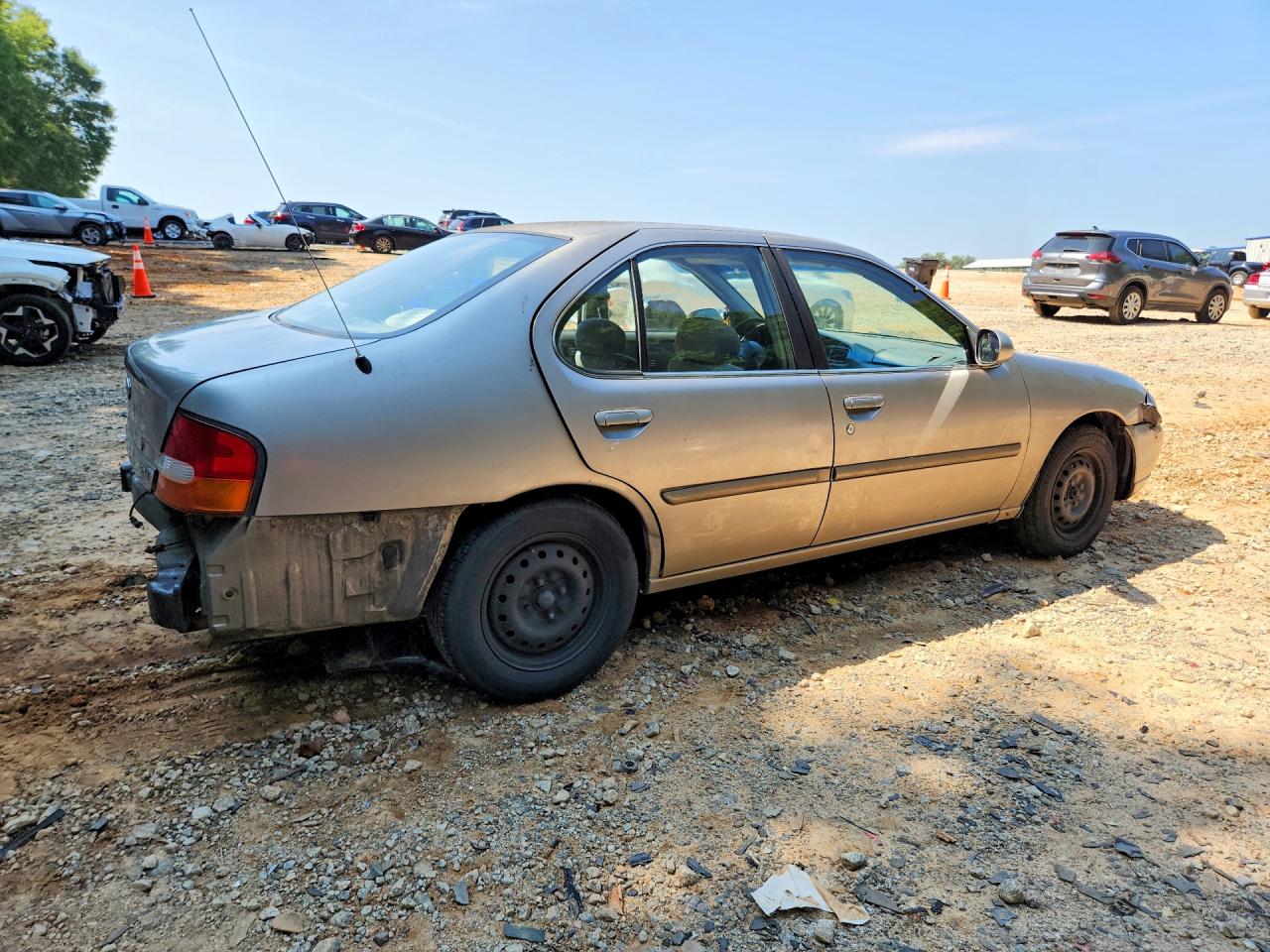1999 Nissan Altima Xe Gray vin: 1N4DL01DXXC268983