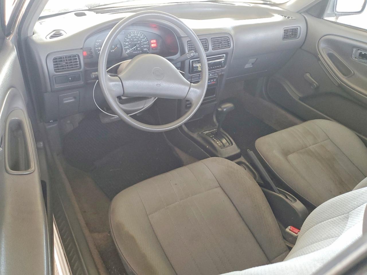 1992 Nissan Sentra E White vin: 1N4EB32A0NC742076