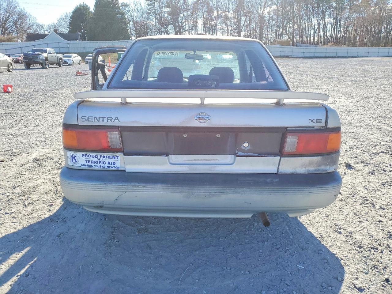 1992 Nissan Sentra Silver vin: 1N4EB32A2NC760739