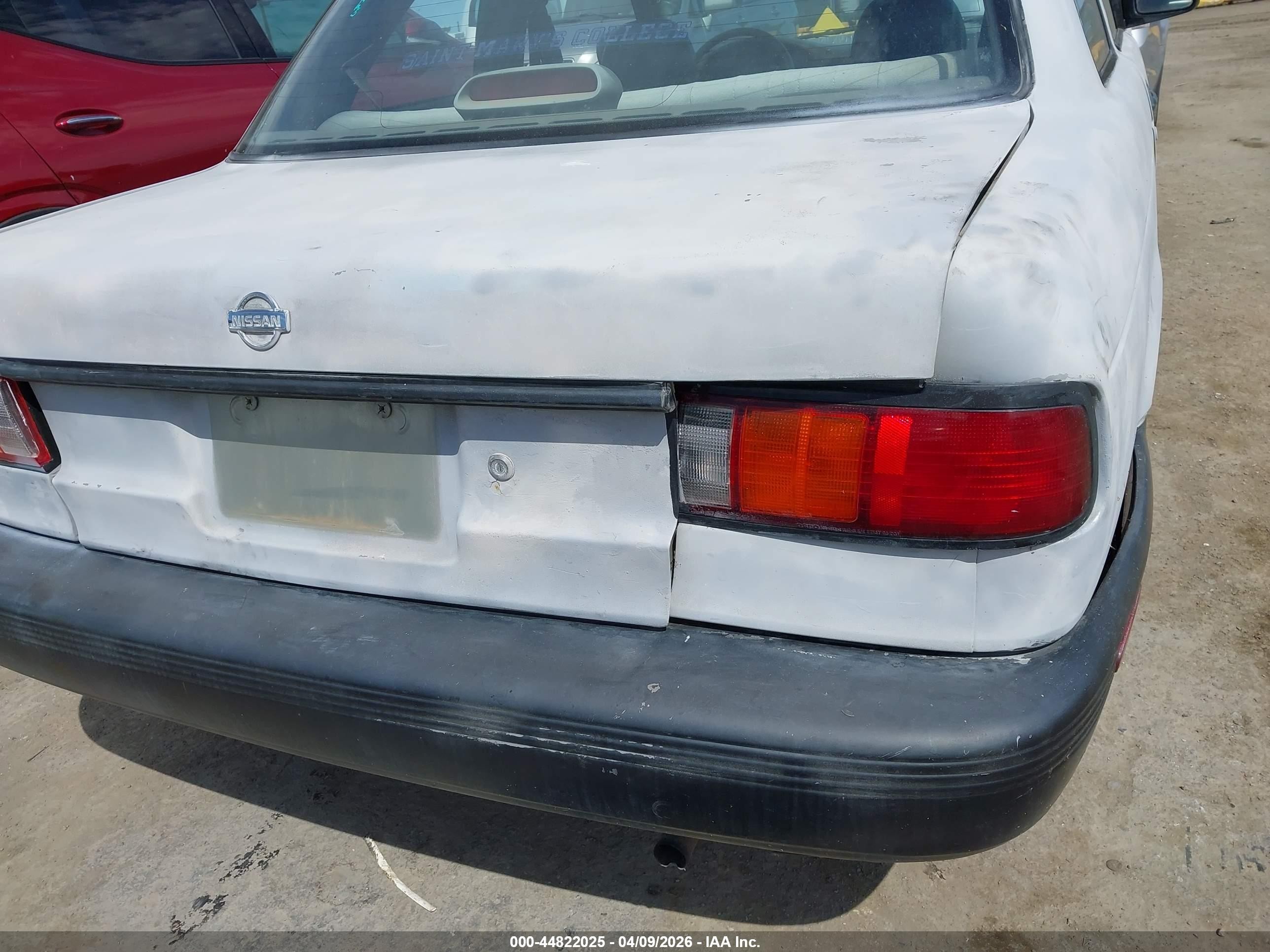 1993 Nissan Sentra E/xe/se White vin: 1N4EB32A3PC775754