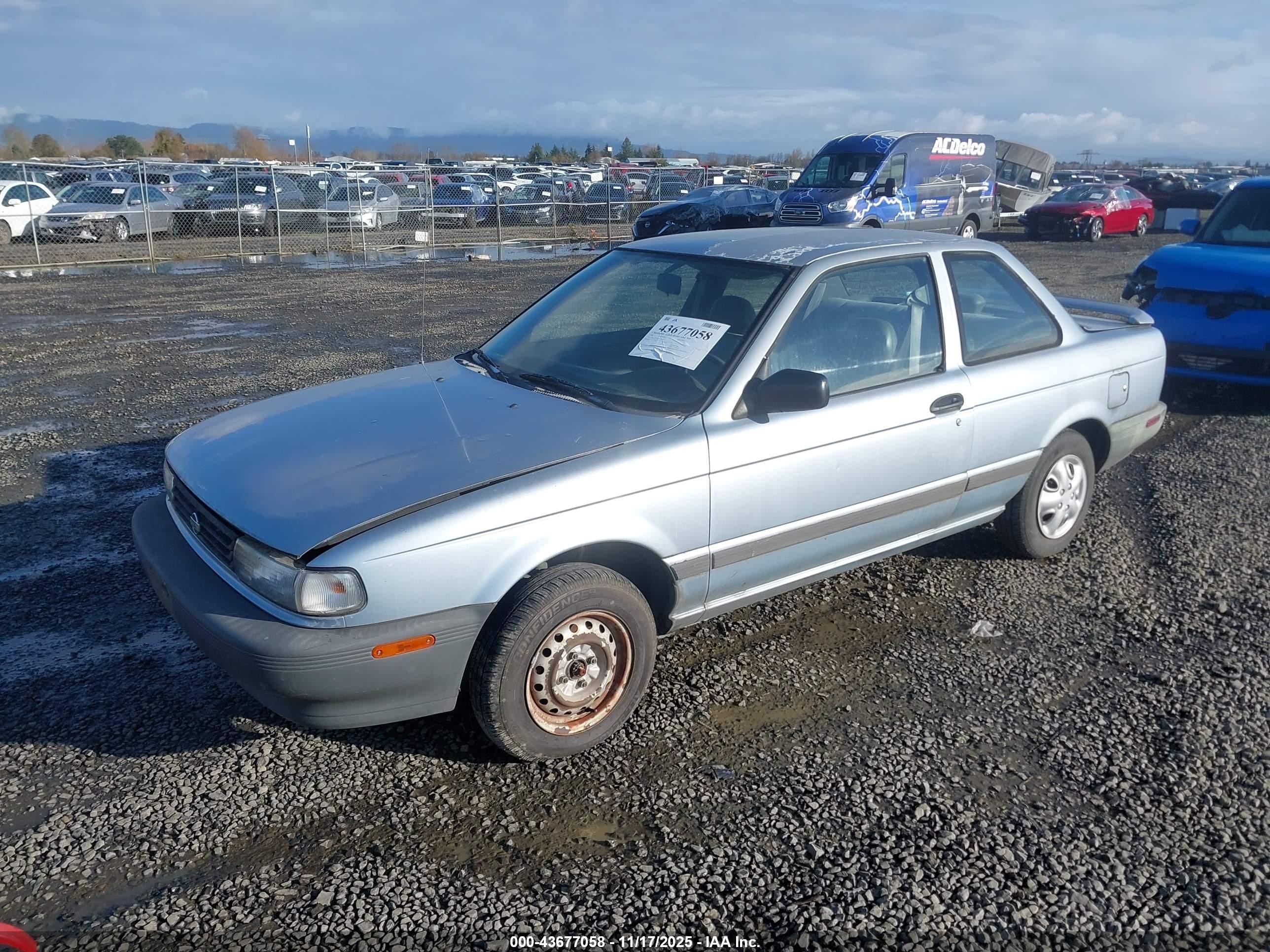 1992 Nissan Sentra   Blue vin: 1N4EB32A4NC719822