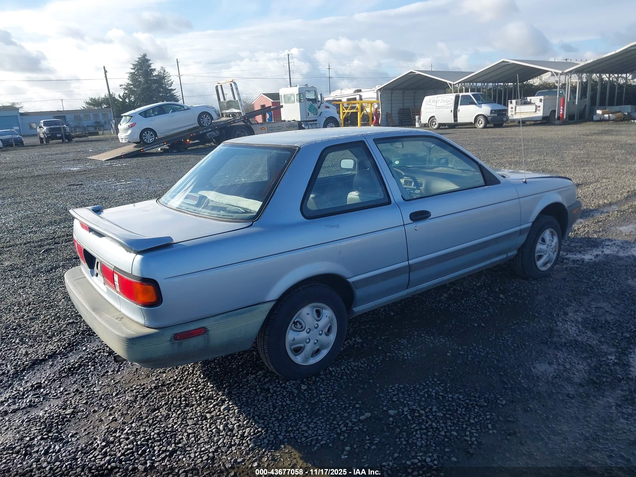 1992 Nissan Sentra   Blue vin: 1N4EB32A4NC719822