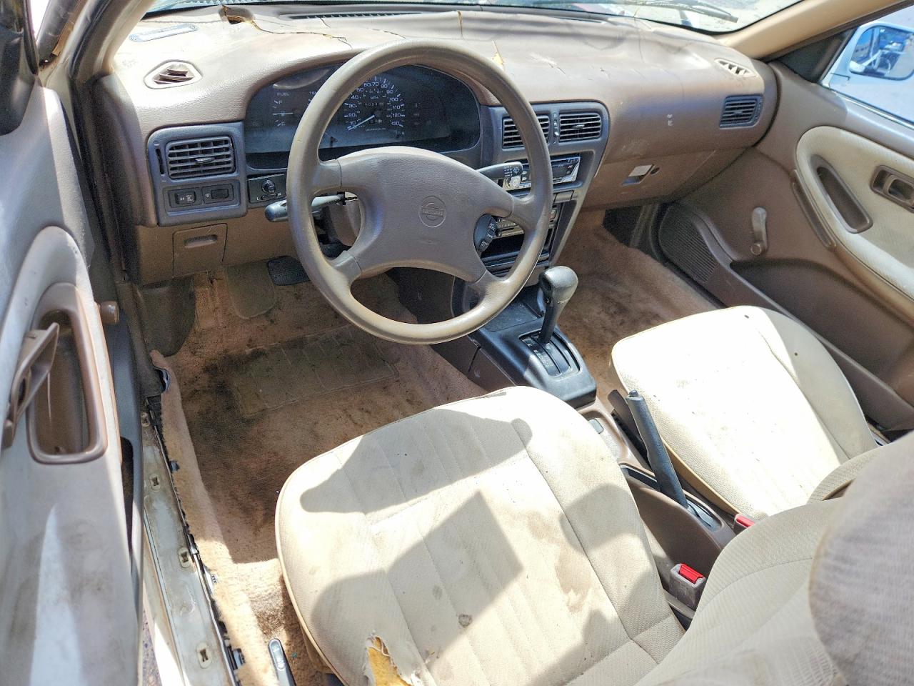 1992 Nissan Sentra White vin: 1N4EB32A6NC737559