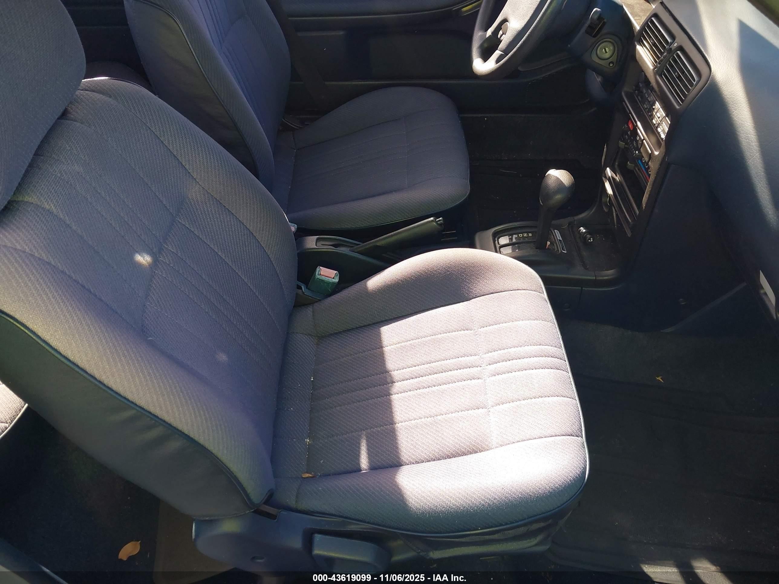 1992 Nissan Sentra   Light Blue vin: 1N4EB32A6NC795039