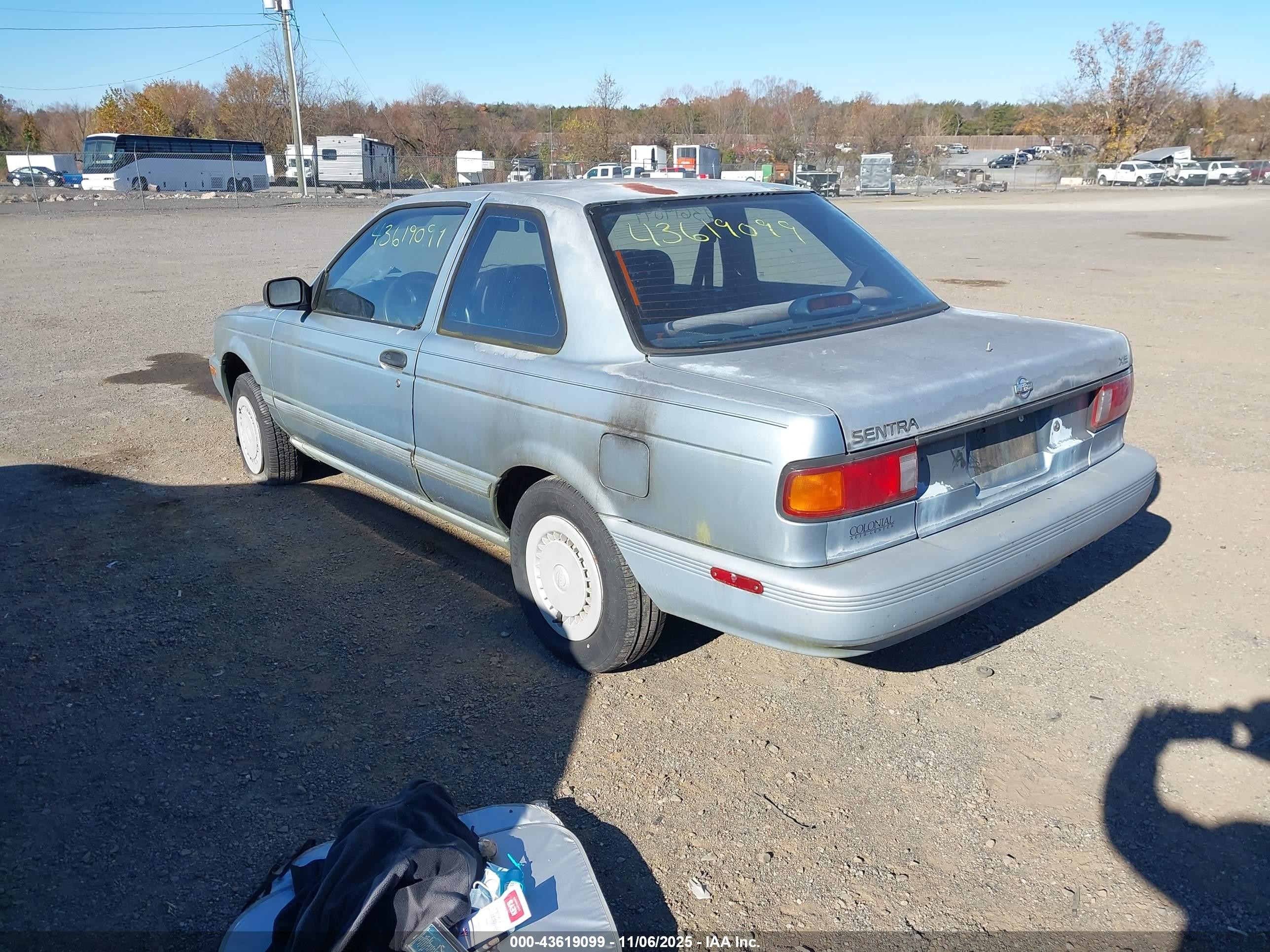 1992 Nissan Sentra   Light Blue vin: 1N4EB32A6NC795039