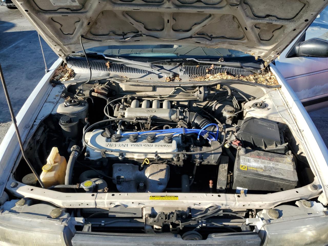 1993 Nissan Sentra E Silver vin: 1N4EB32A6PC727892